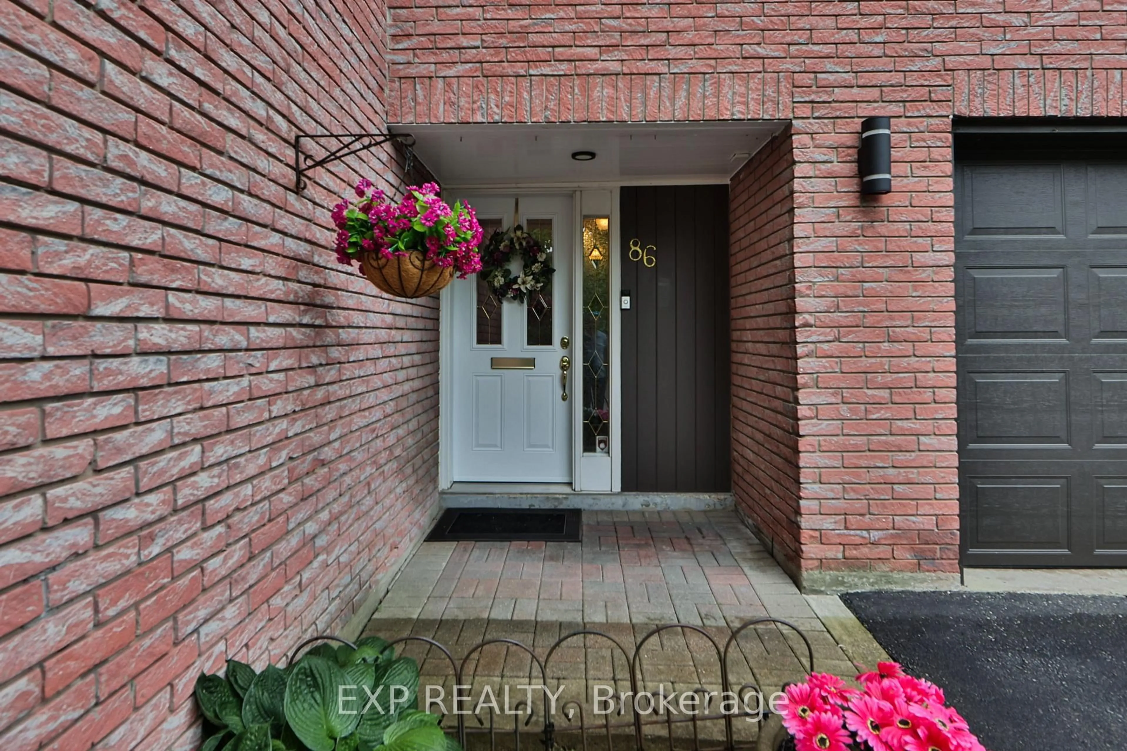 Indoor entryway for 2145 Sherobee Rd #86, Mississauga Ontario L5A 3G8