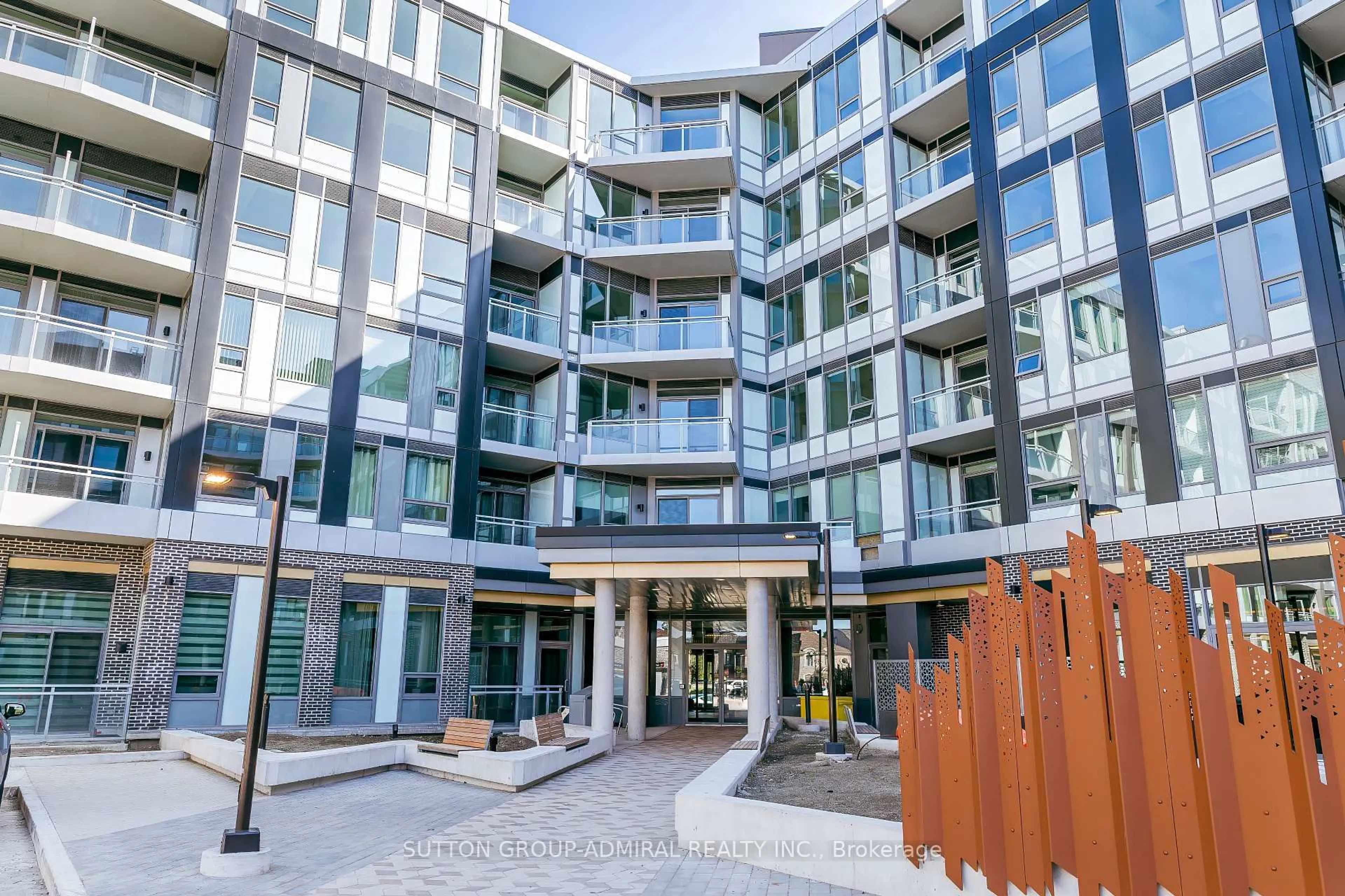 Patio, building for 2501 Saw Whet Blvd #537, Oakville Ontario L6M 5N2