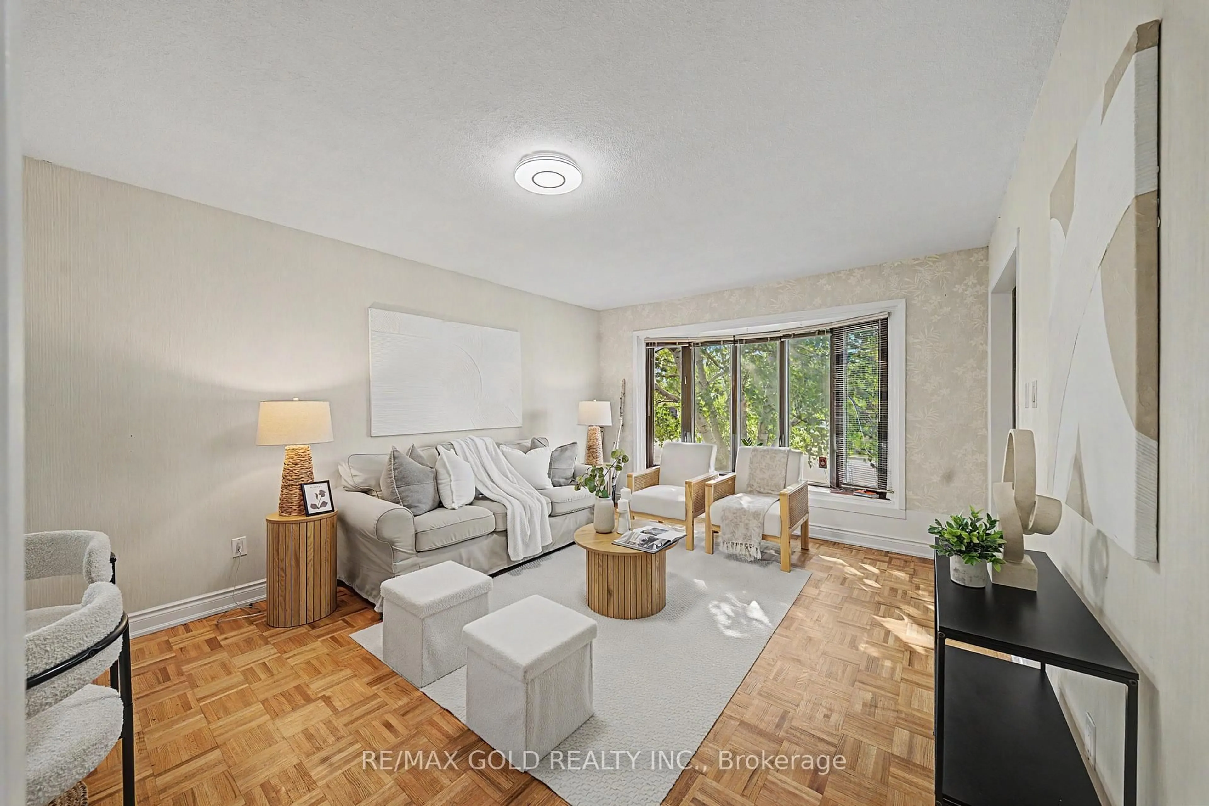 Living room with furniture, unknown for 52 Madoc Dr, Brampton Ontario L6V 1Z9