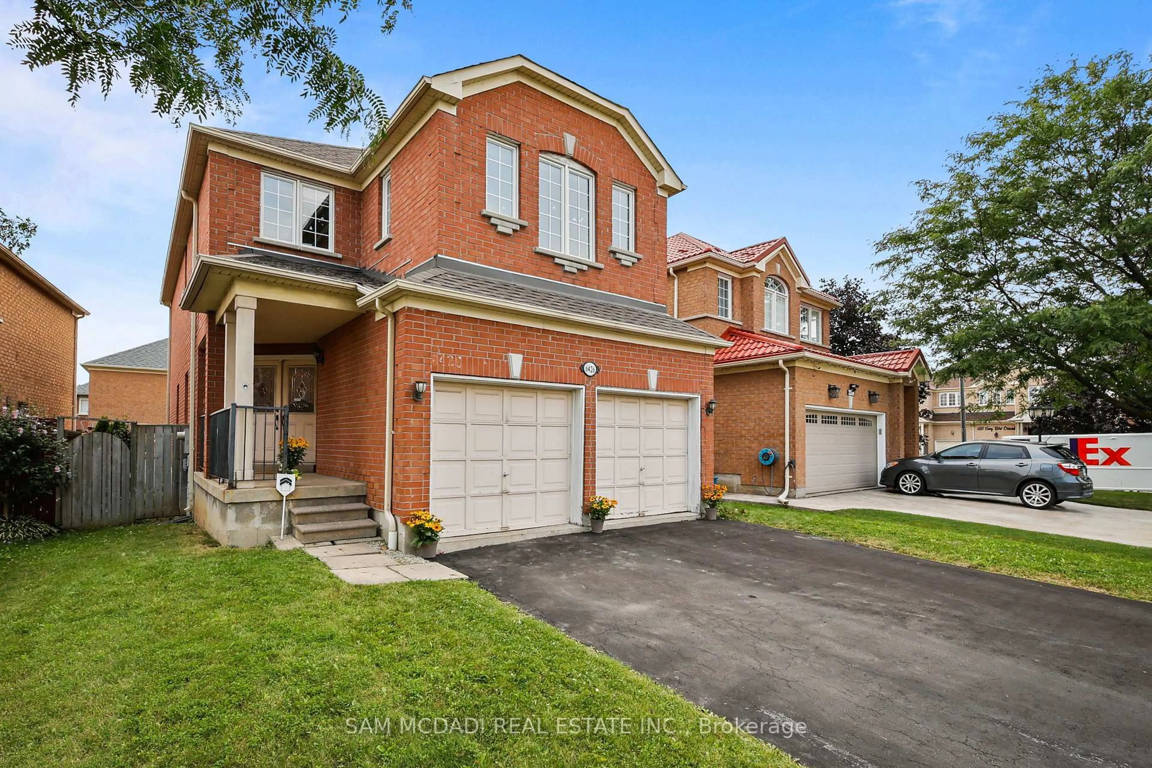 Home with brick exterior material, street for 6426 Valiant Hts, Mississauga Ontario L5W 1E2