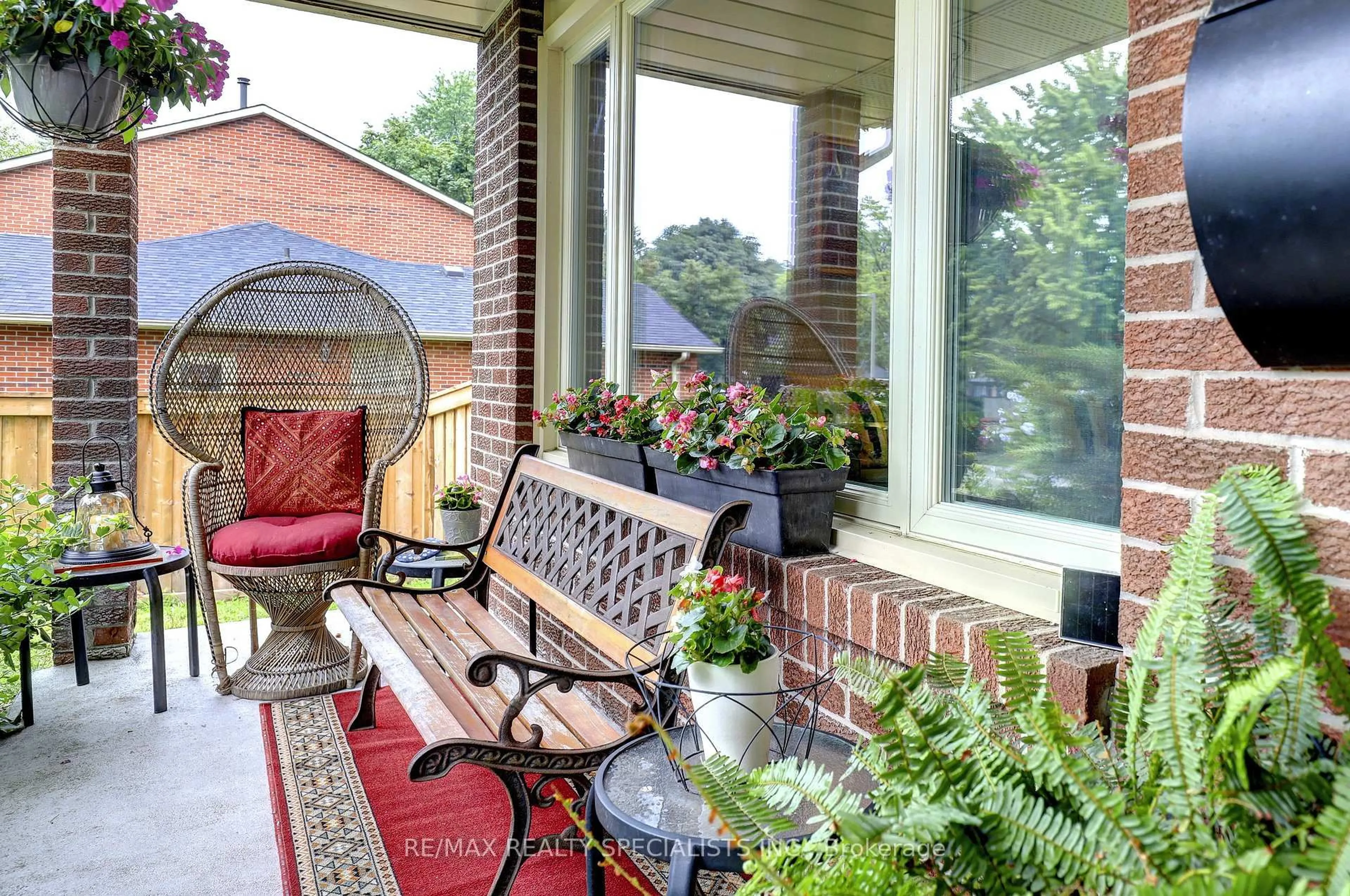 Patio, street for 1712 Fifeshire Crt, Mississauga Ontario L5L 3L6