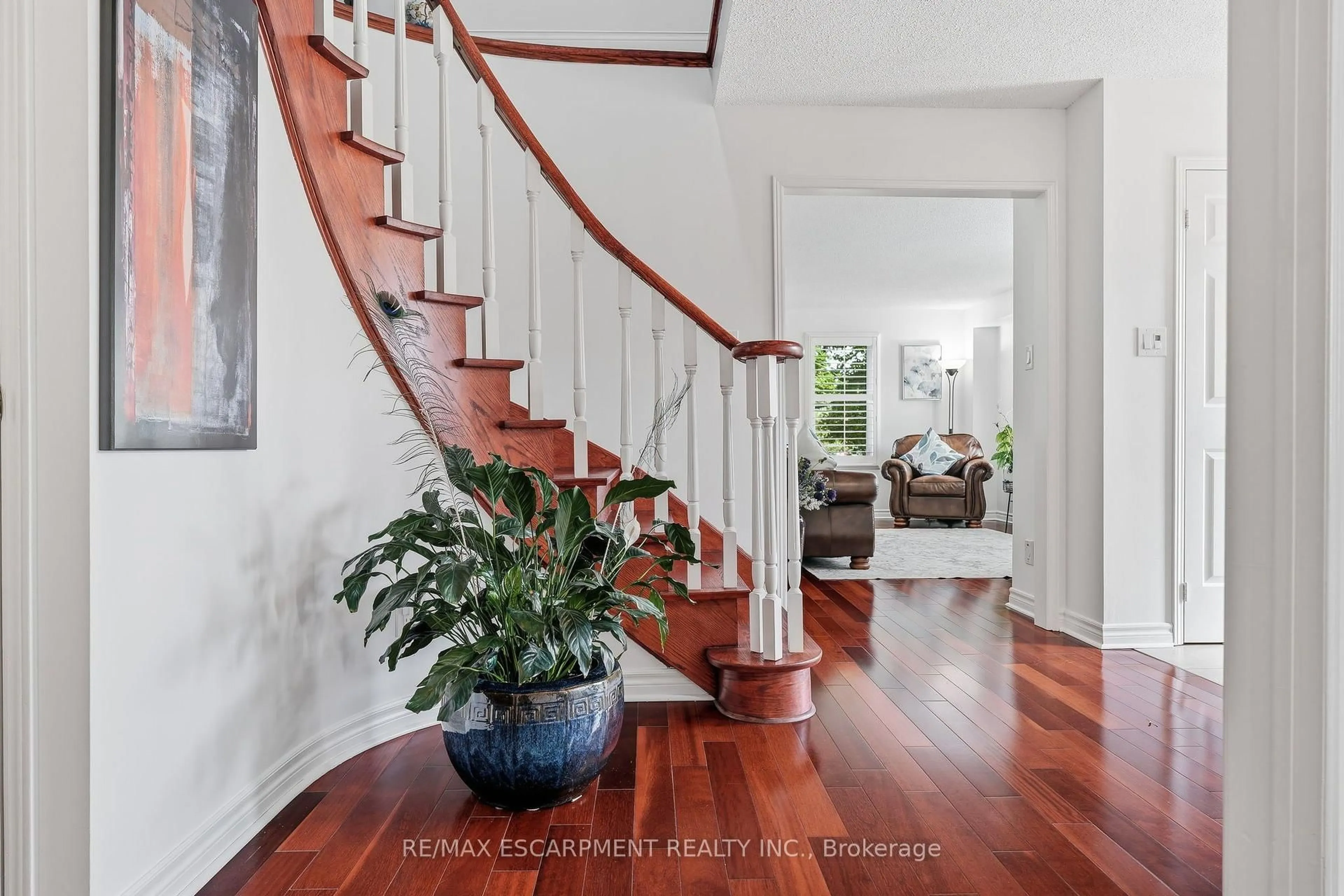Indoor entryway for 1154 Windrush Dr, Oakville Ontario L6M 1T8