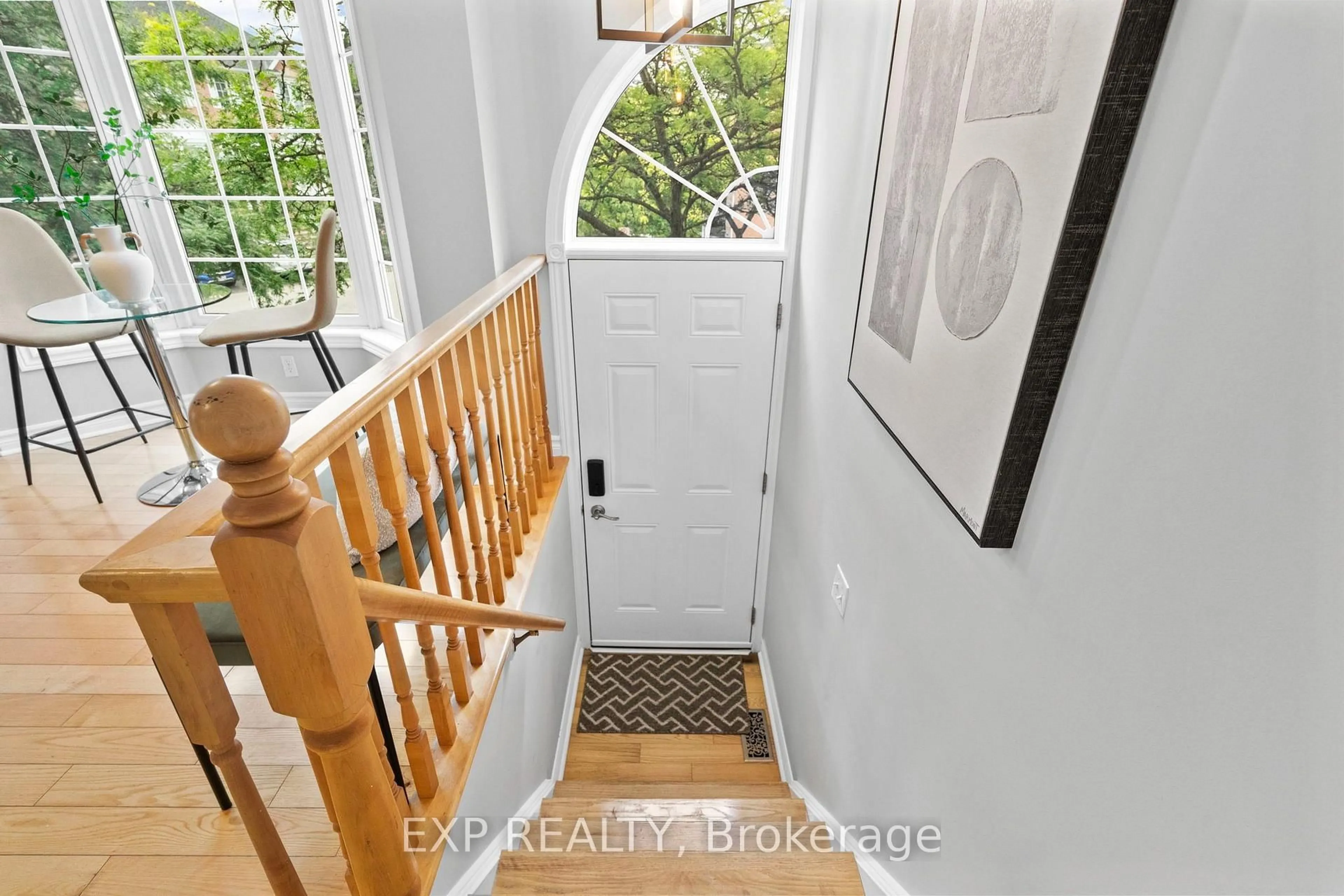 Indoor entryway for 3480 Upper Middle Rd #55, Burlington Ontario L7M 4R7