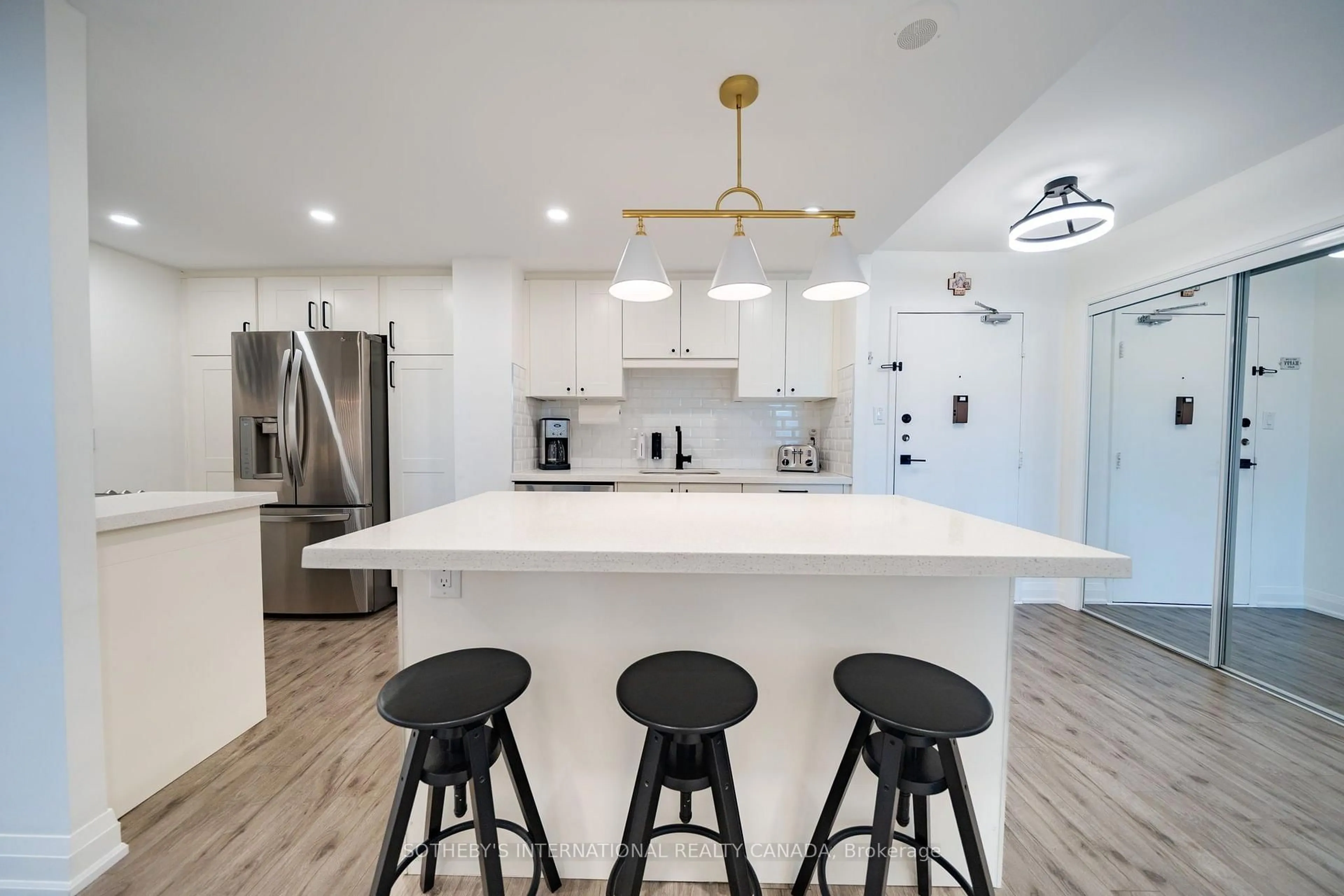 Contemporary kitchen, unknown for 812 Burnhamthorpe Rd #1110, Toronto Ontario M9C 4W1