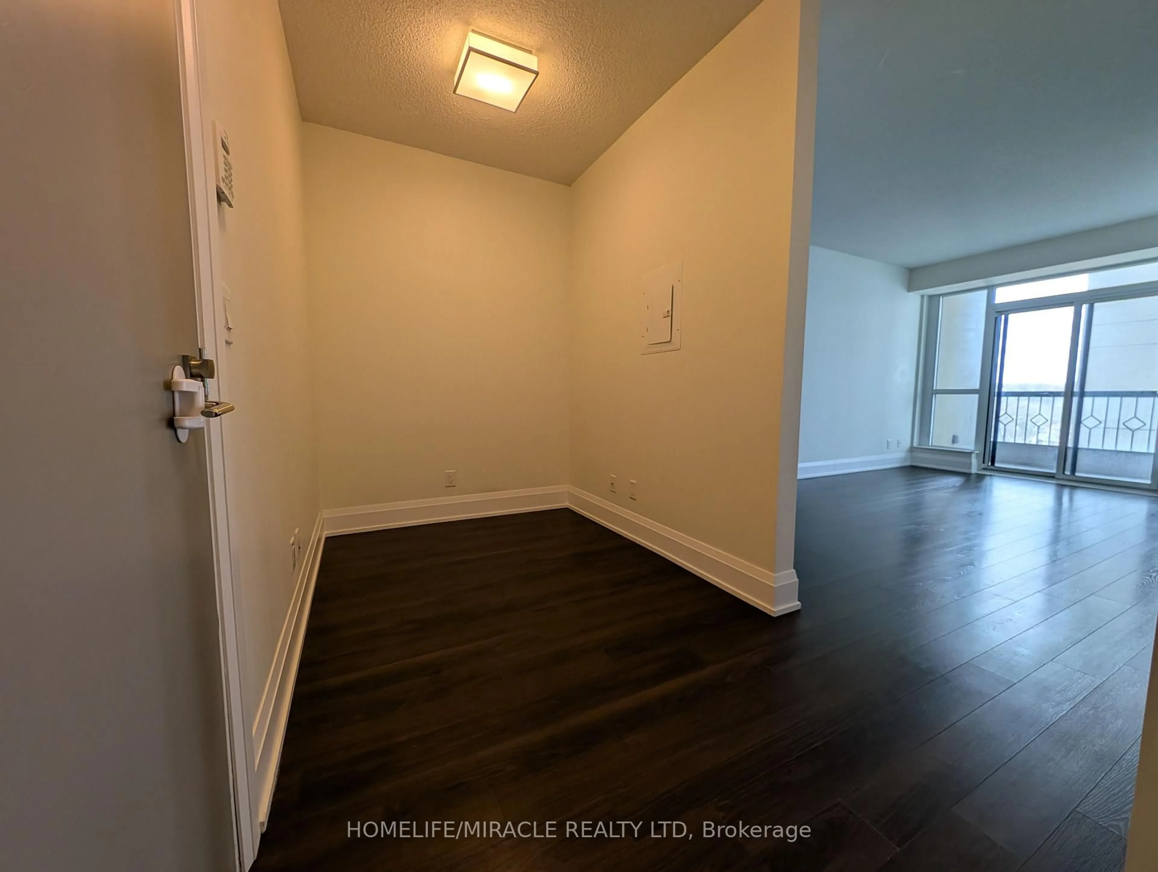 A pic of a room for 2 Old Mill Dr #428, Toronto Ontario M6S 0A2