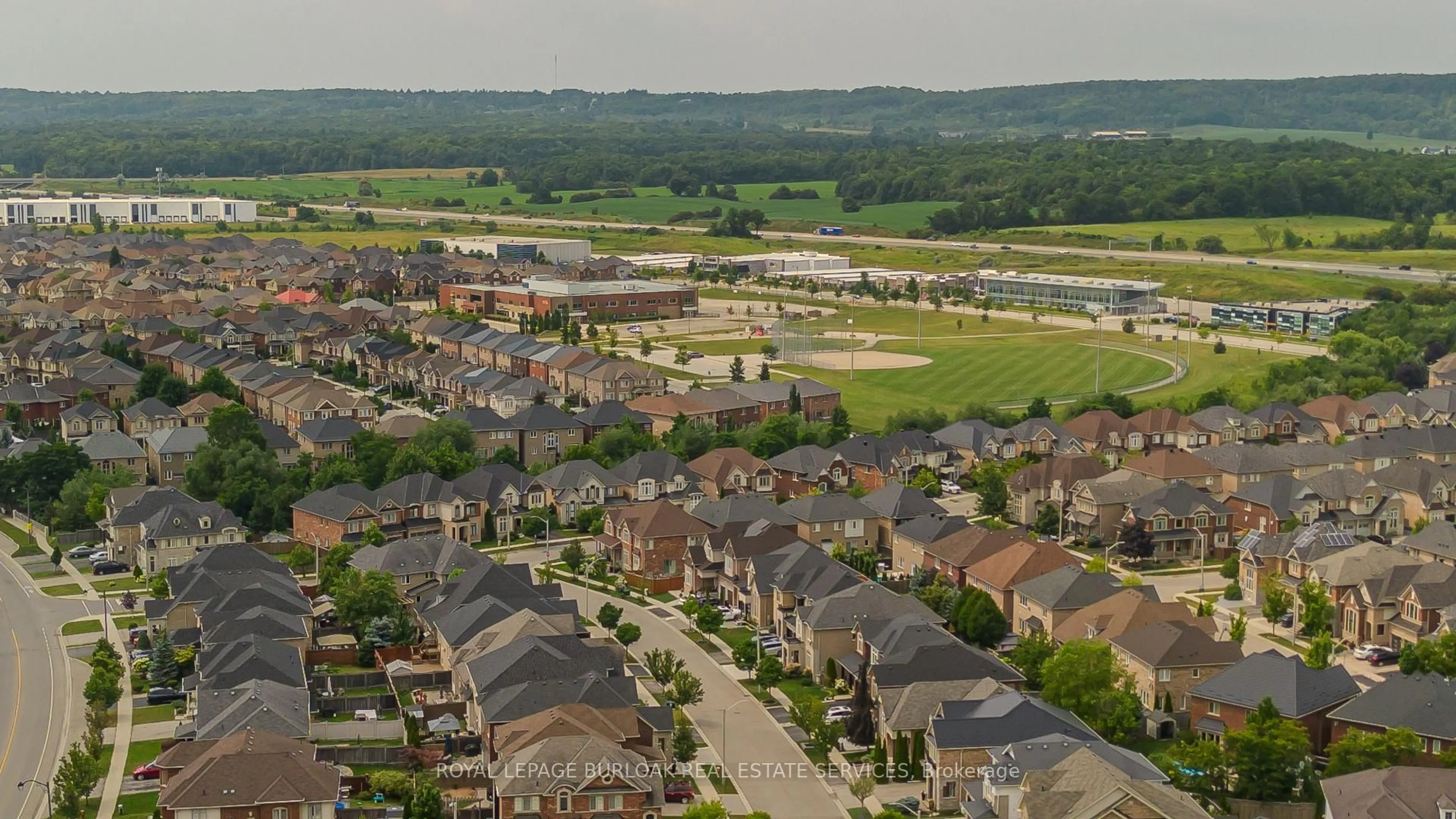 A pic from outside/outdoor area/front of a property/back of a property/a pic from drone, unknown for 4823 Thomas Alton Blvd #48, Burlington Ontario L7M 0V2