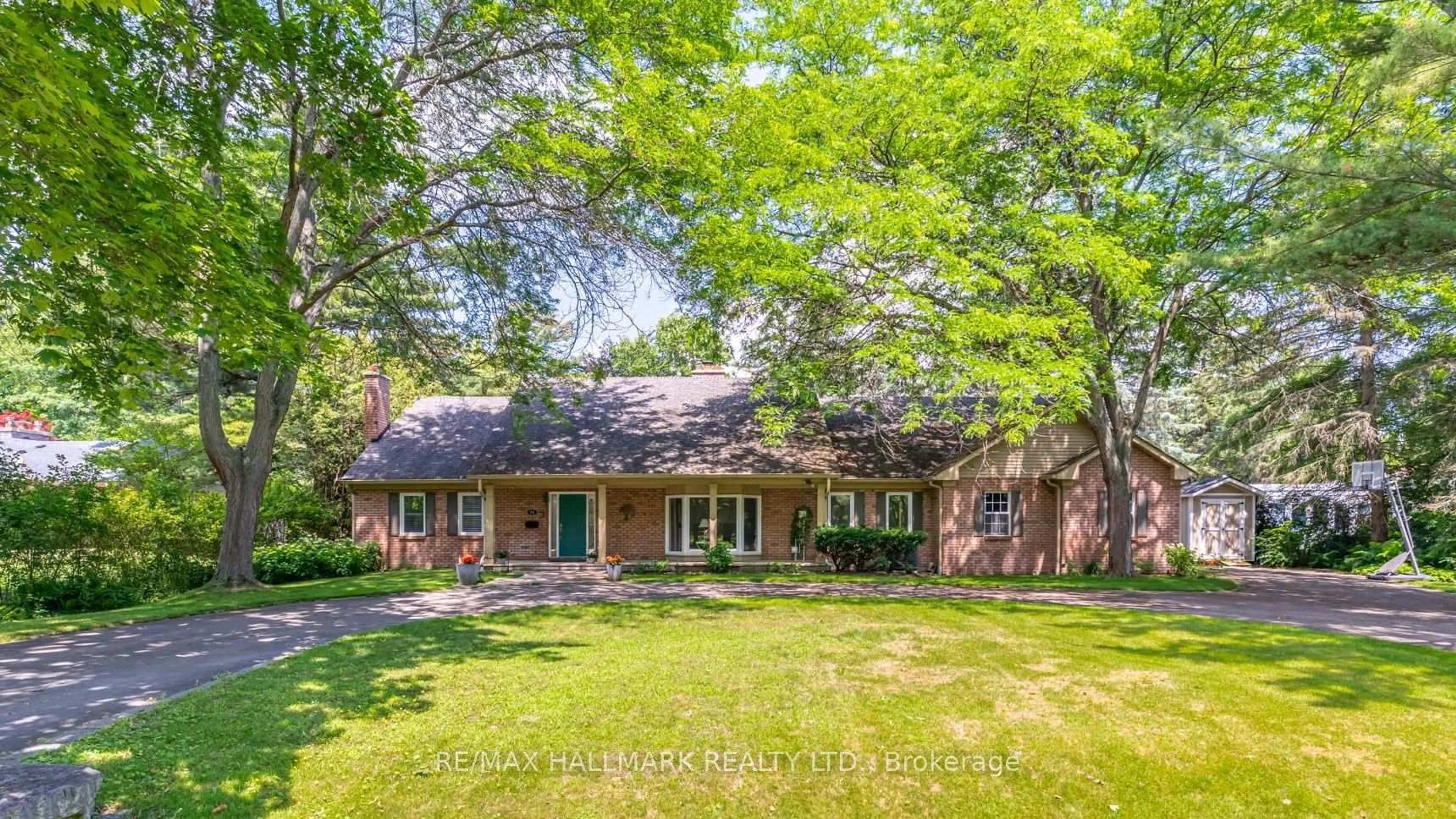 Home with brick exterior material, street for 75 Arbour Dr, Oakville Ontario L6J 4Y6