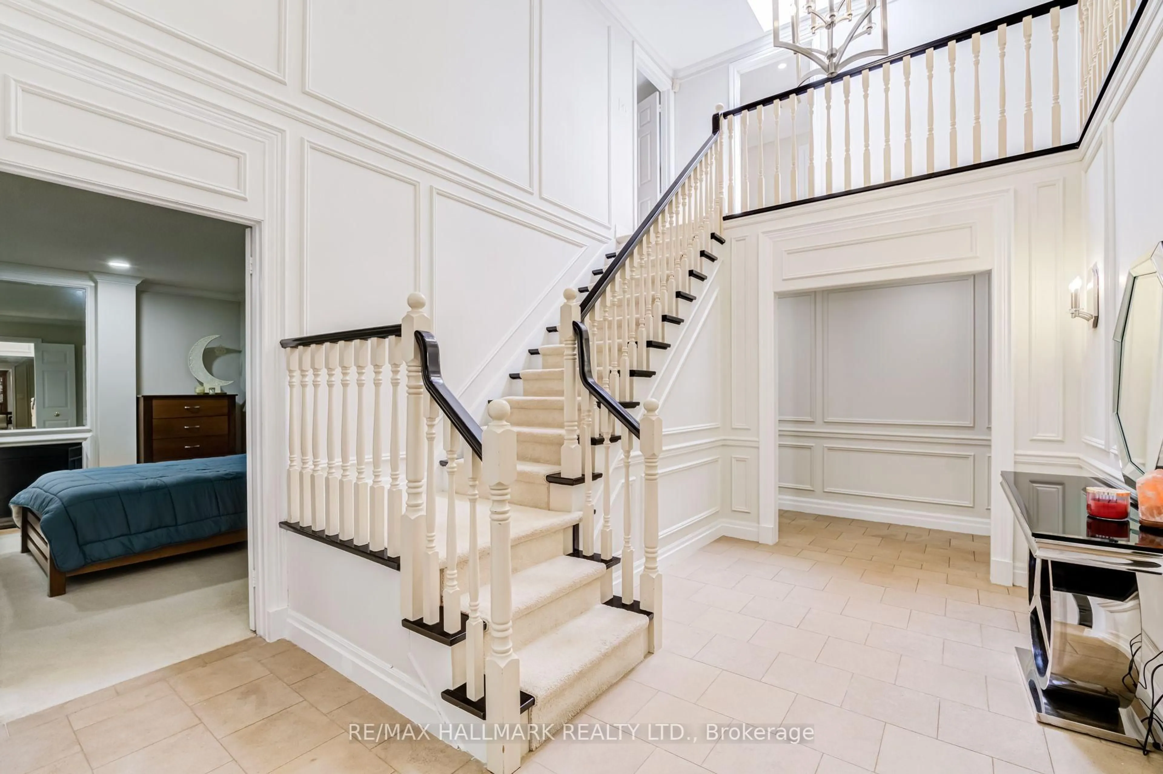 Stairs for 75 Arbour Dr, Oakville Ontario L6J 4Y6
