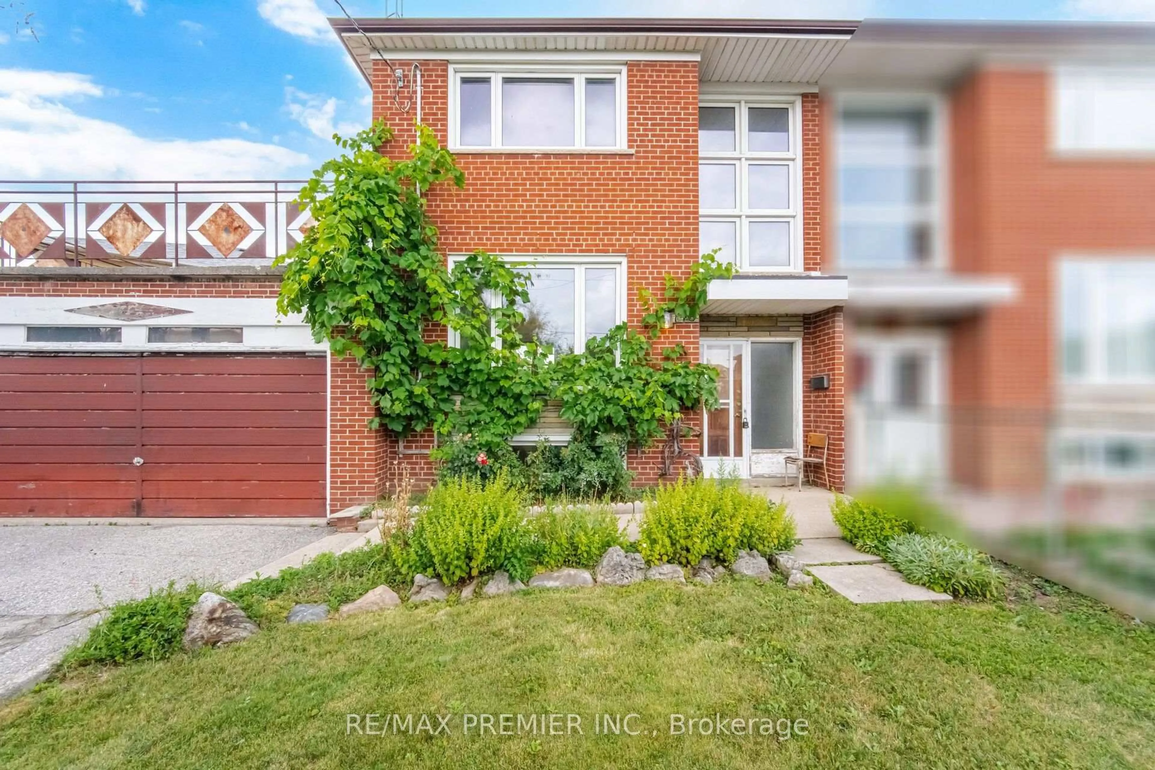 Home with brick exterior material, street for 148 Giltspur Dr, Toronto Ontario M3L 1N1