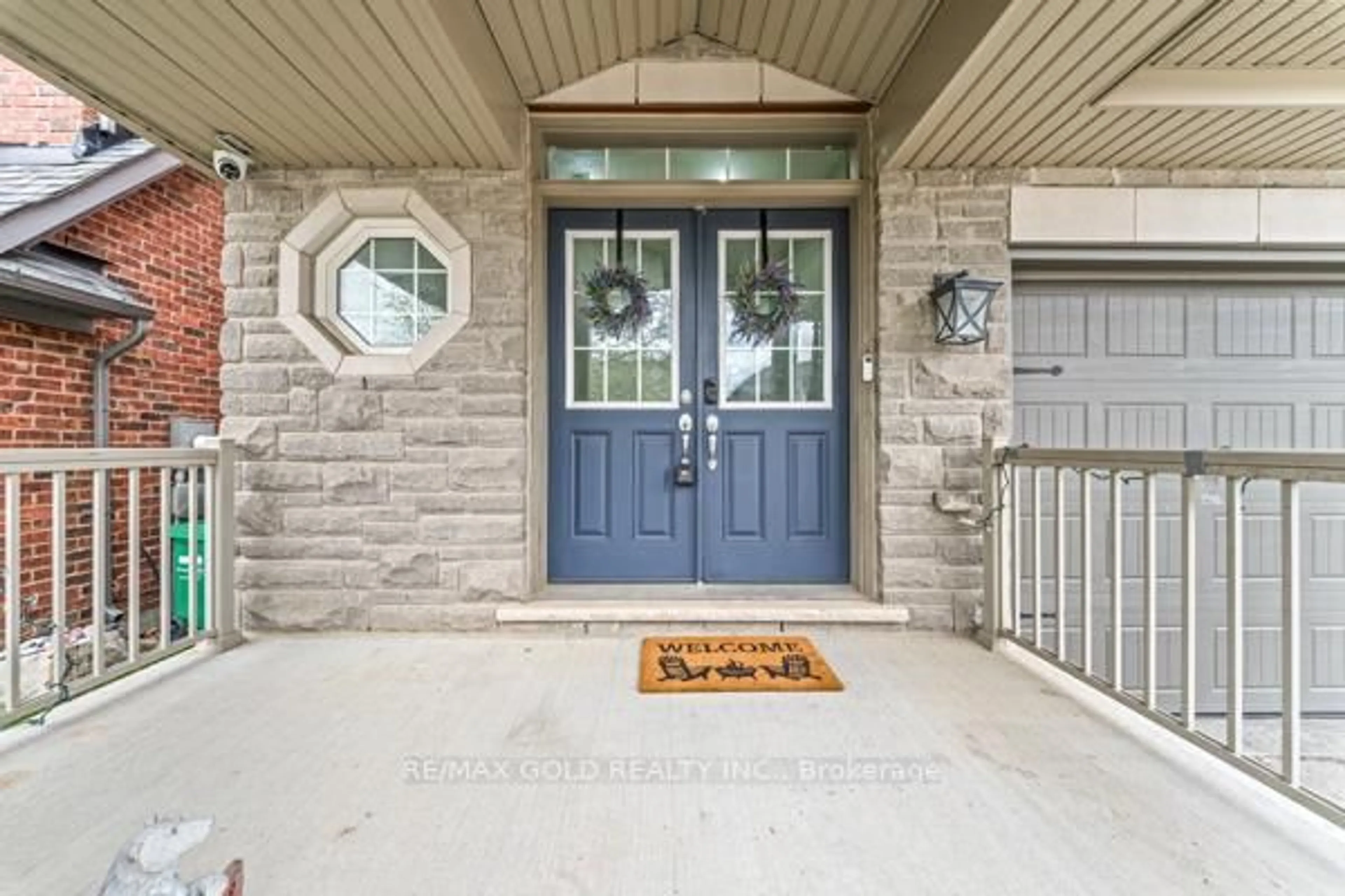 Indoor entryway for 10 Rougebank Ave, Caledon Ontario L7C 3V1