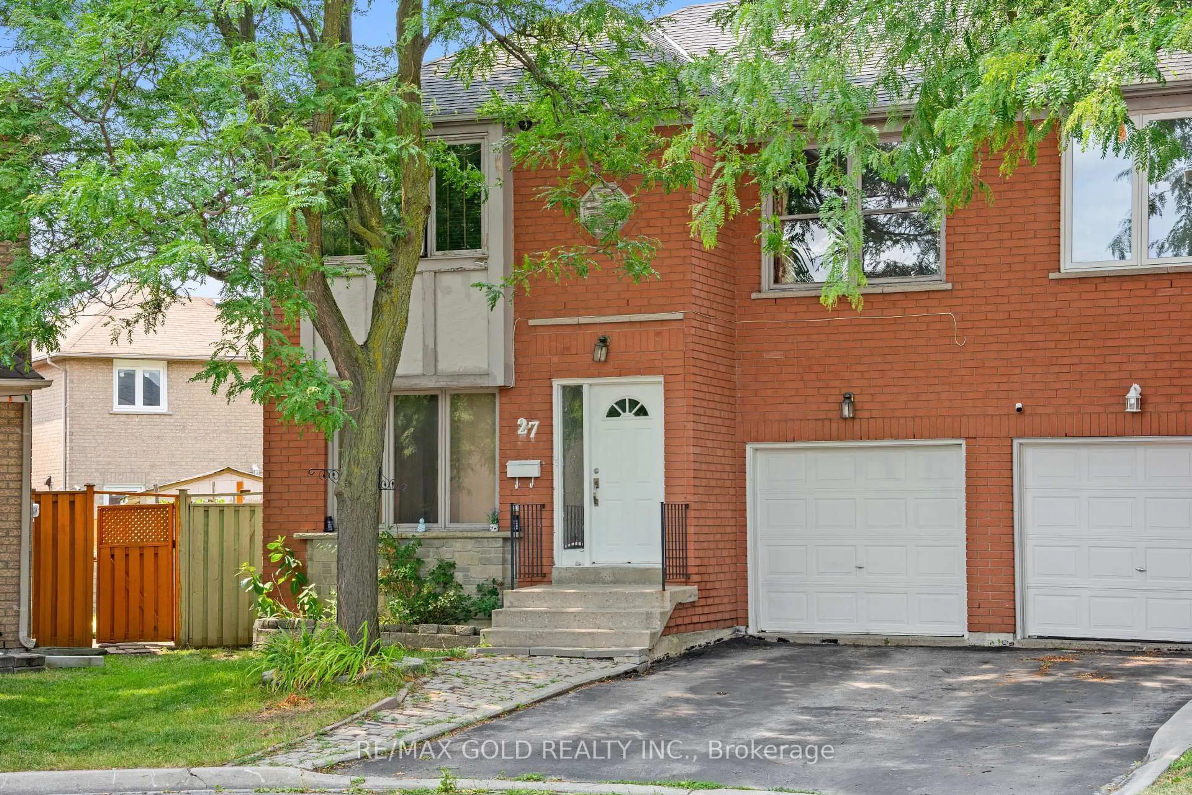 Home with brick exterior material, street for 27 Lofty Pines Pl, Brampton Ontario L6R 1K6