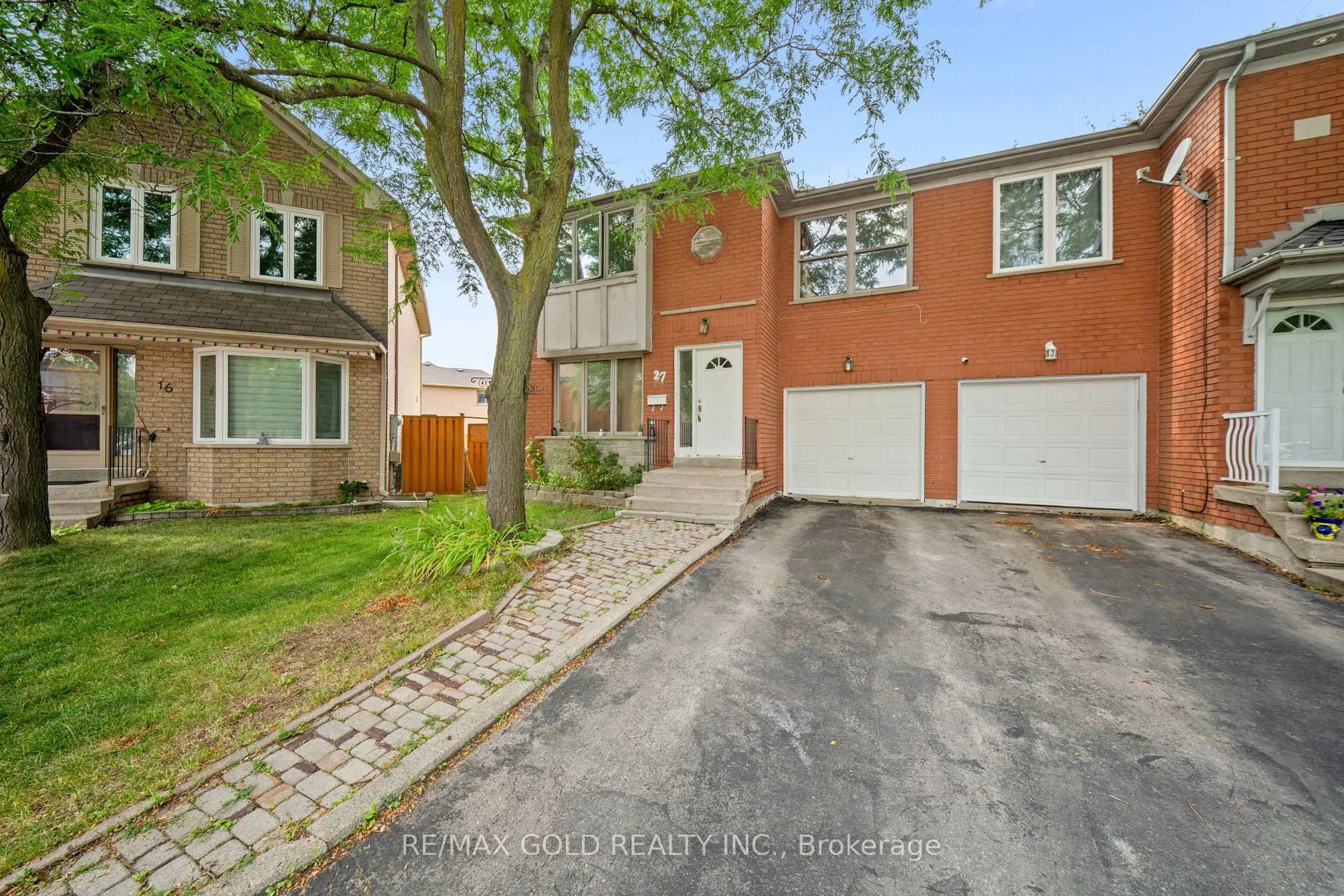 Home with brick exterior material, street for 27 Lofty Pines Pl, Brampton Ontario L6R 1K6