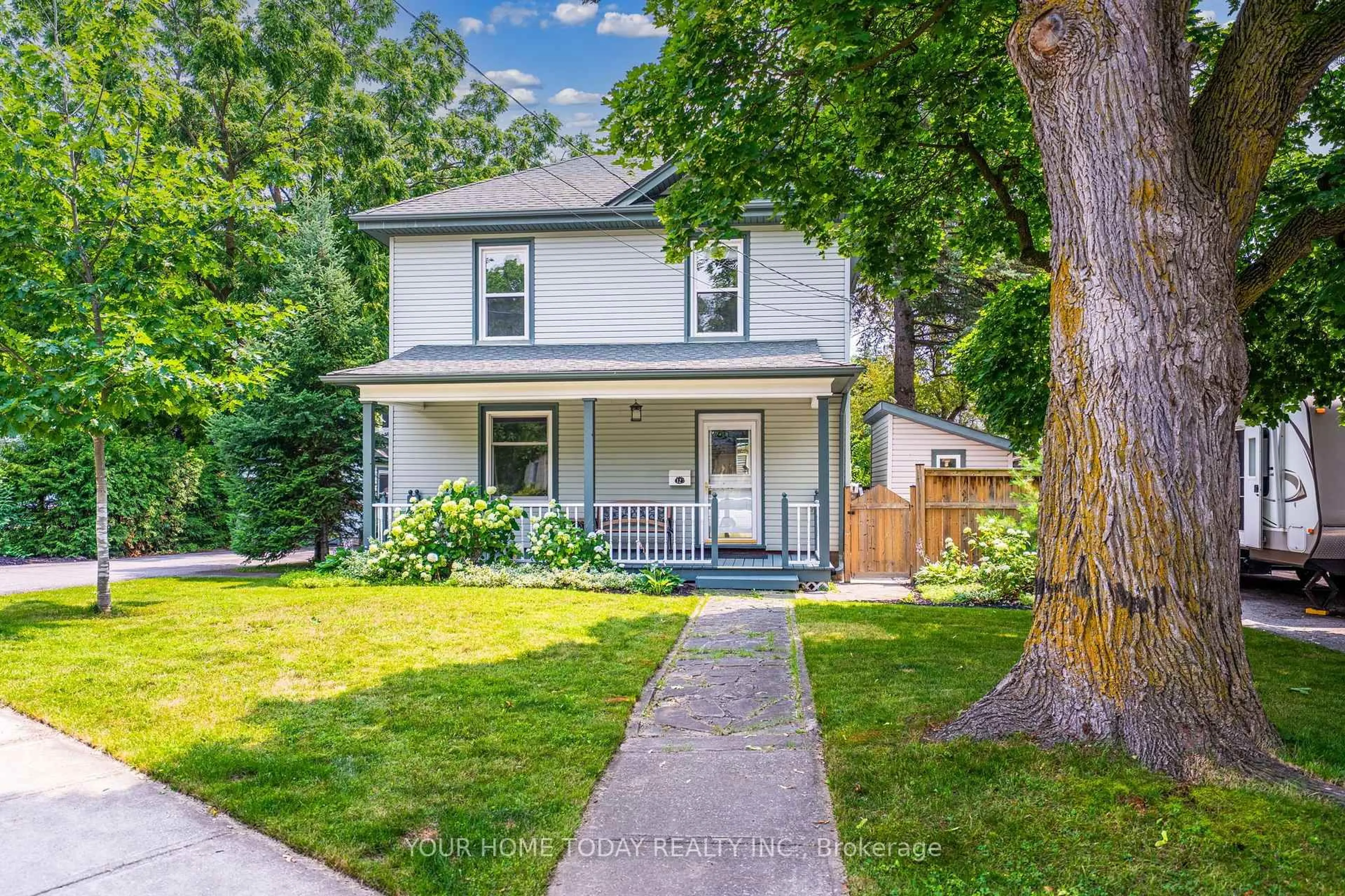 Home with vinyl exterior material, street for 12 King St, Halton Hills Ontario L7G 2H1