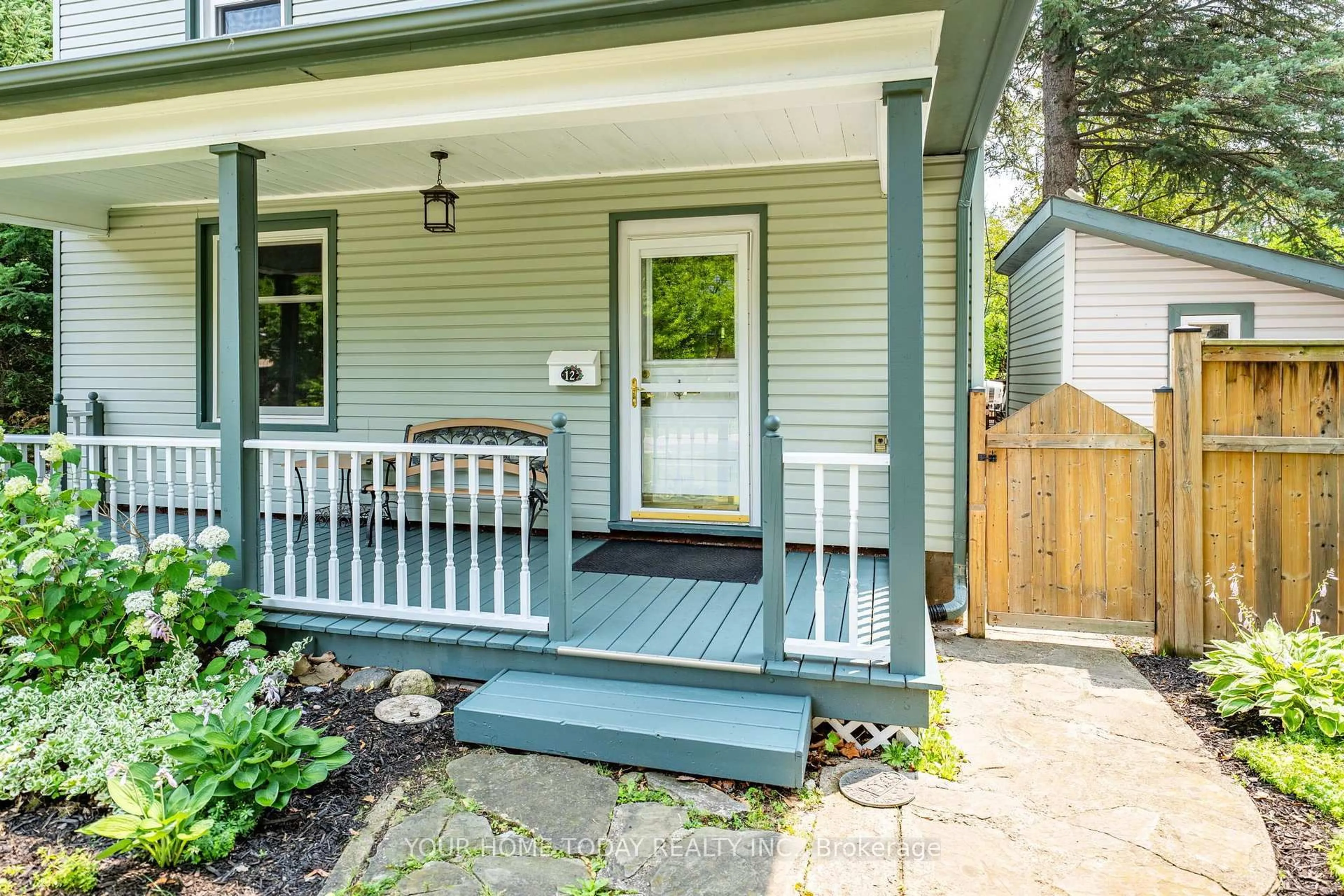 Home with vinyl exterior material, street for 12 King St, Halton Hills Ontario L7G 2H1