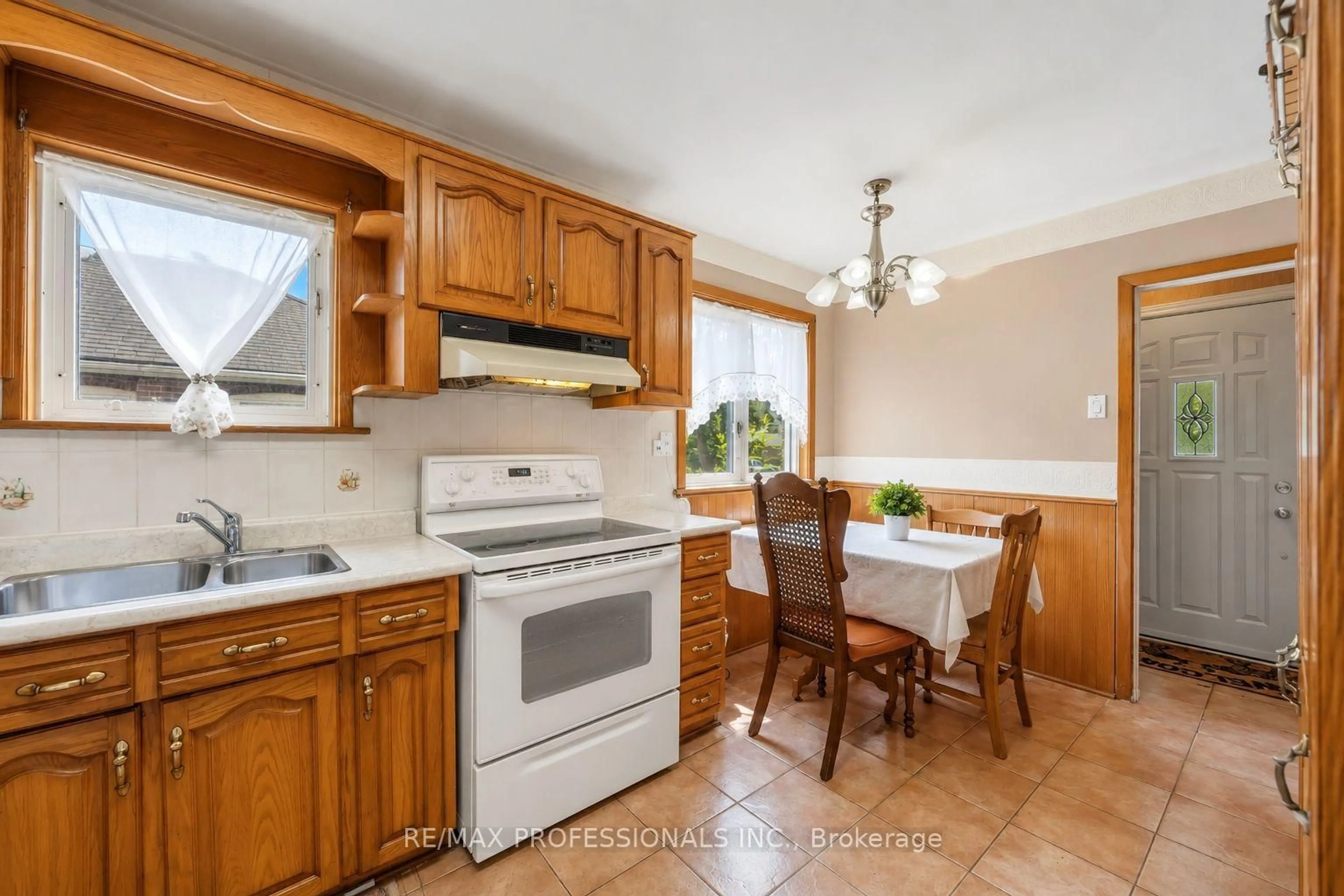 Standard kitchen, unknown for 15 Huntsmoor Rd, Toronto Ontario M9W 3R4
