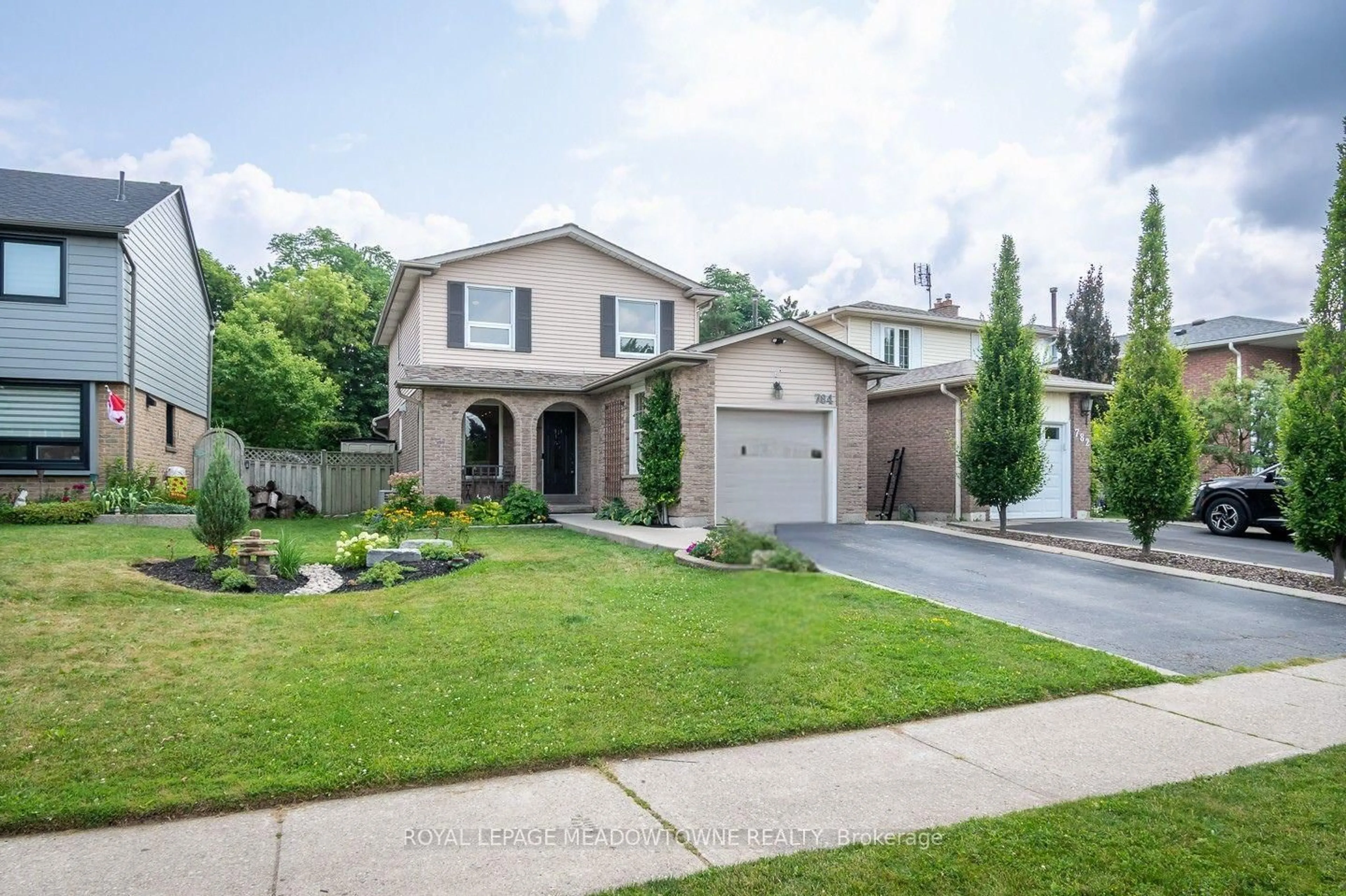 Home with brick exterior material, street for 784 Laurier Ave, Milton Ontario L9T 4H1
