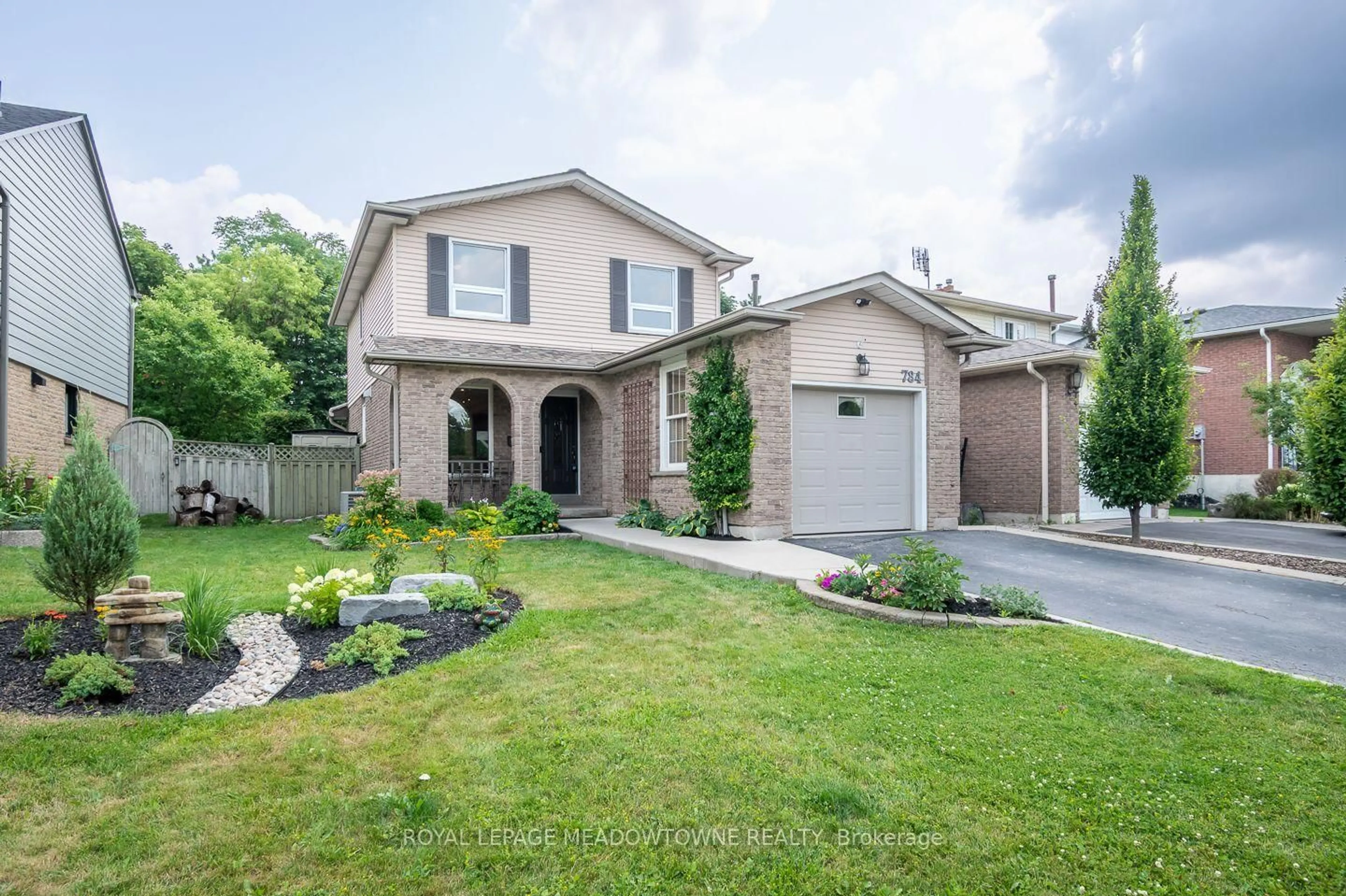 Home with brick exterior material, street for 784 Laurier Ave, Milton Ontario L9T 4H1