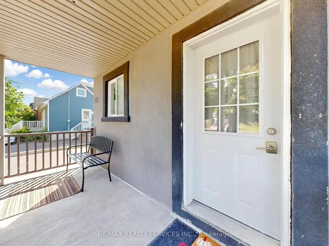 102 Woodward Ave, Brampton 3