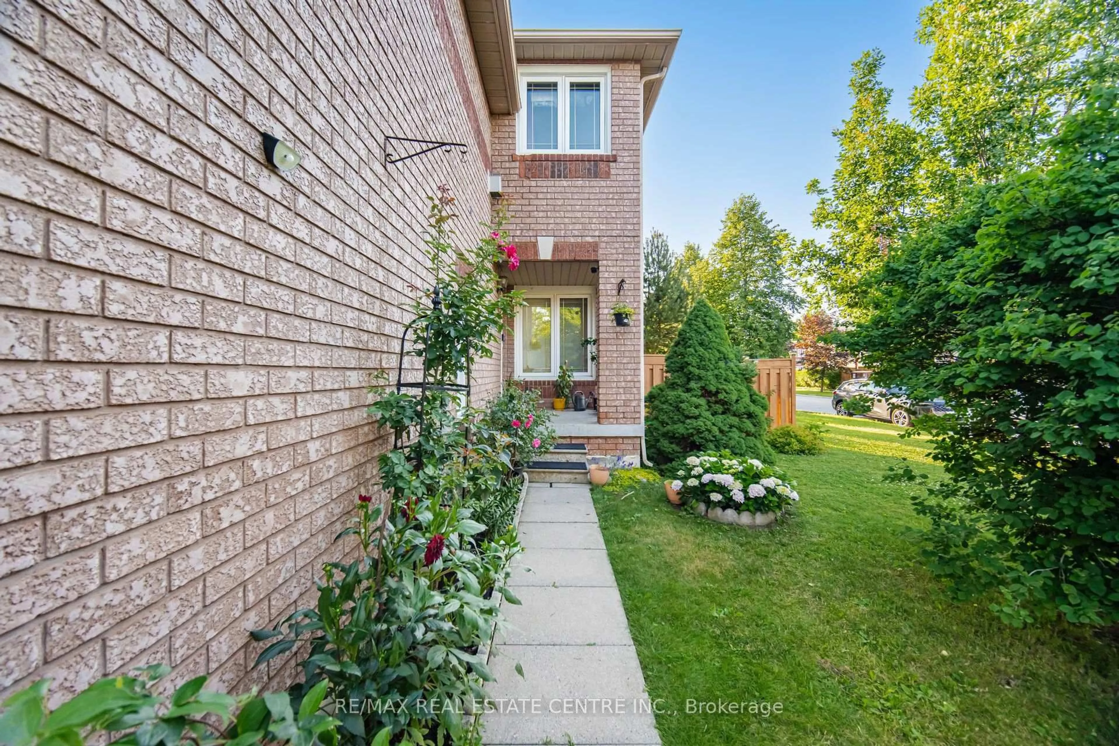 Home with brick exterior material, street for 3725 Althorpe Circ, Mississauga Ontario L5N 7G5