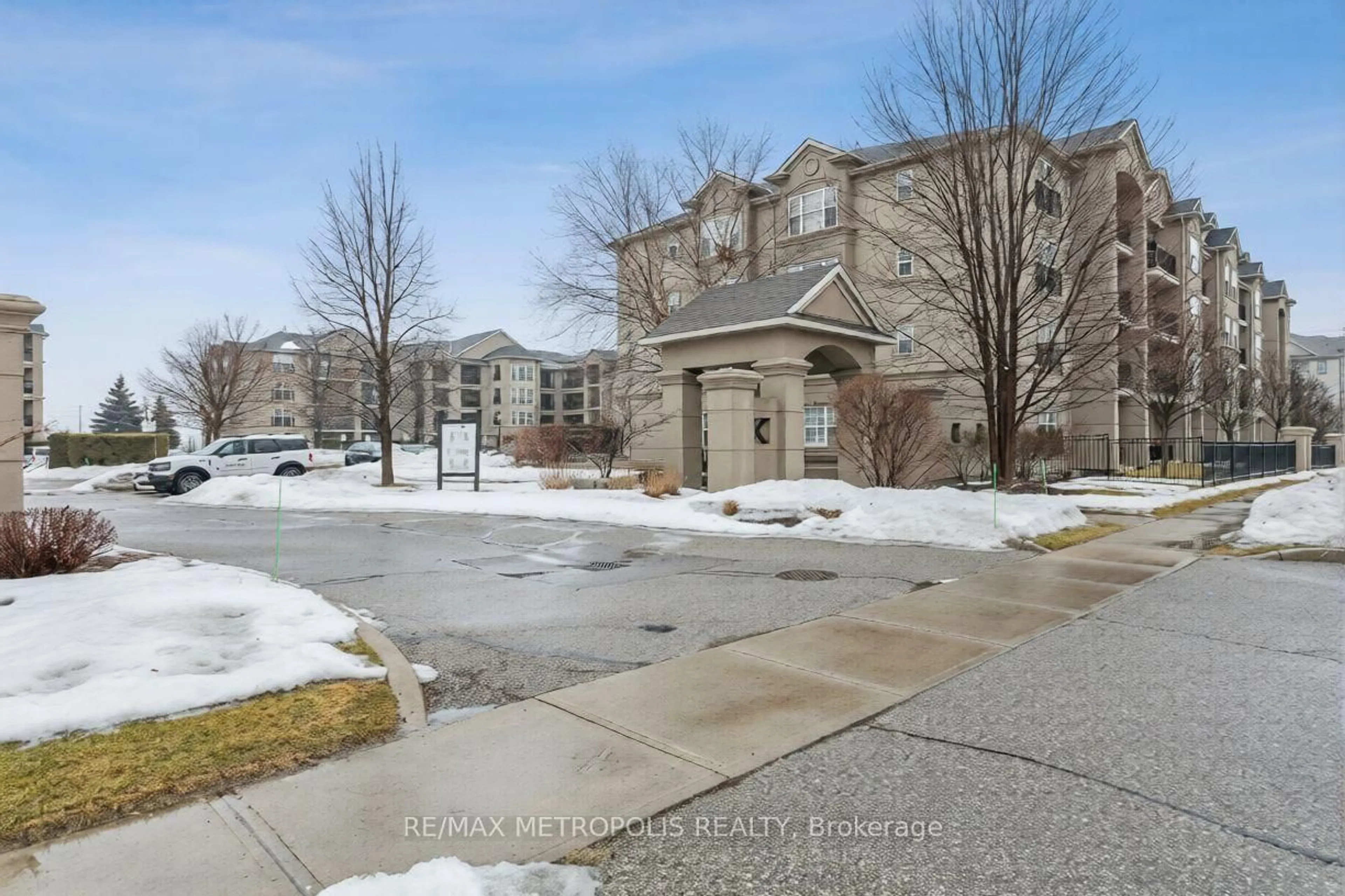 Unknown for 1487 Maple Ave #307, Milton Ontario L9T 0B7