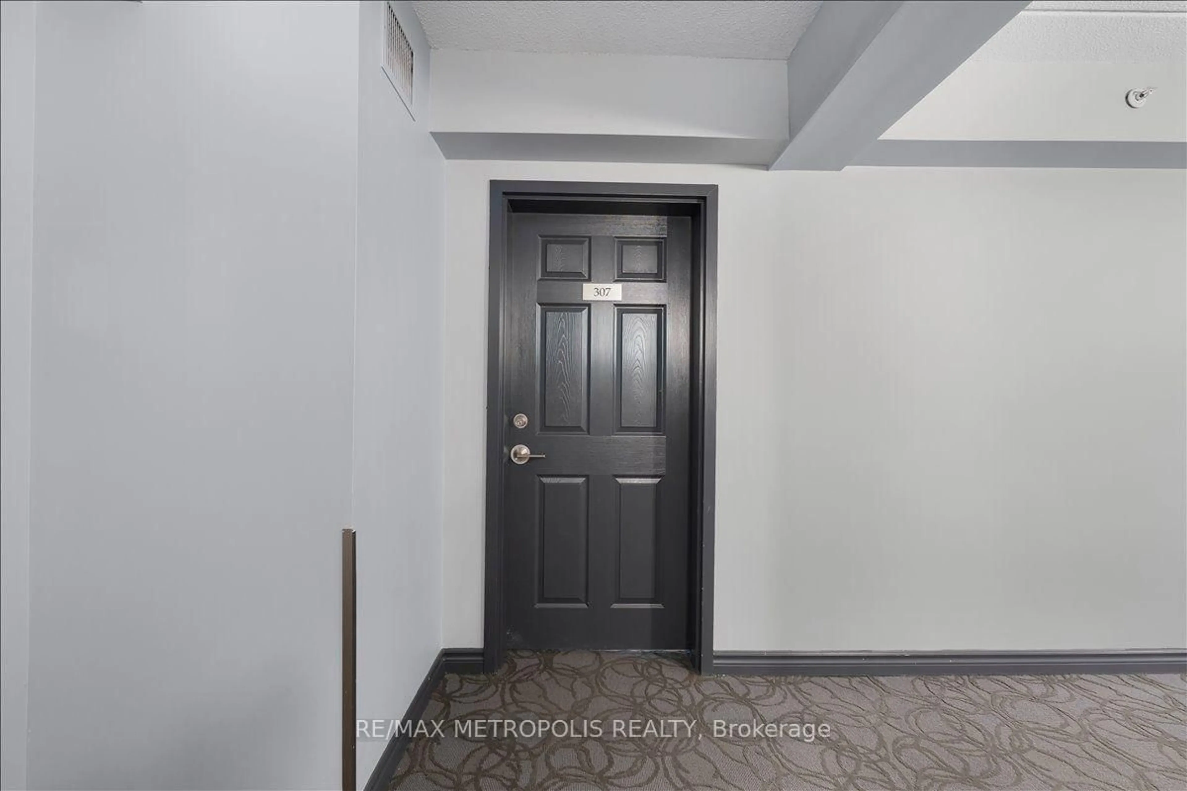 Indoor entryway for 1487 Maple Ave #307, Milton Ontario L9T 0B7