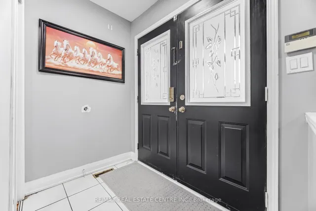 28 Mount Fuji Cres, Brampton 2