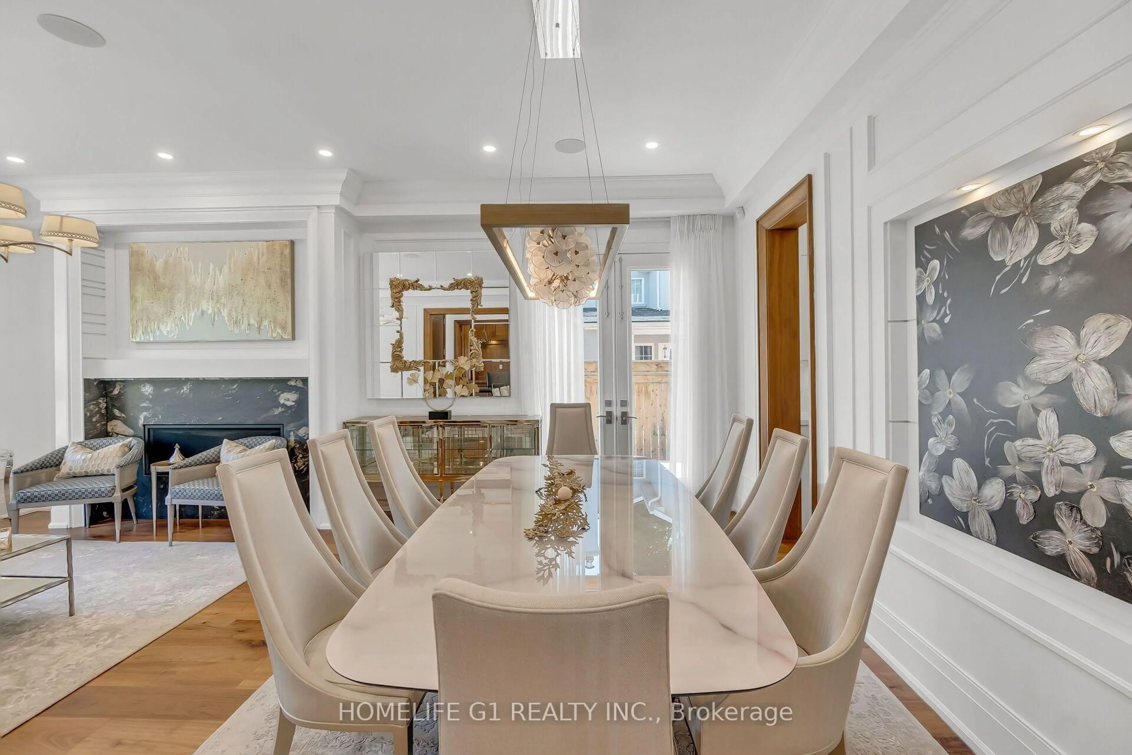 Dining room, ceramic/tile floor for 2115 Rebecca St, Oakville Ontario L6L 2A4
