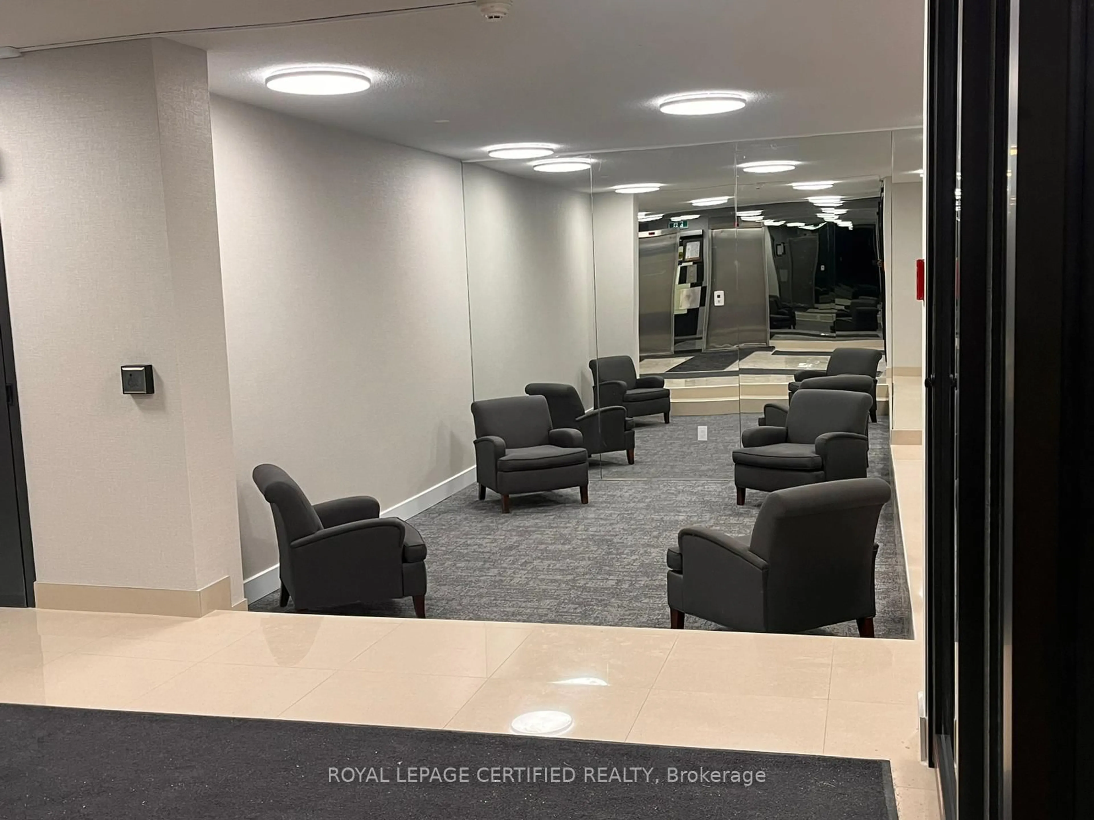 Lobby for 2929 Aquitaine Ave #1209, Mississauga Ontario L5N 2C7