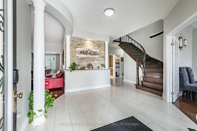 1679 Westbridge Way, Mississauga 5