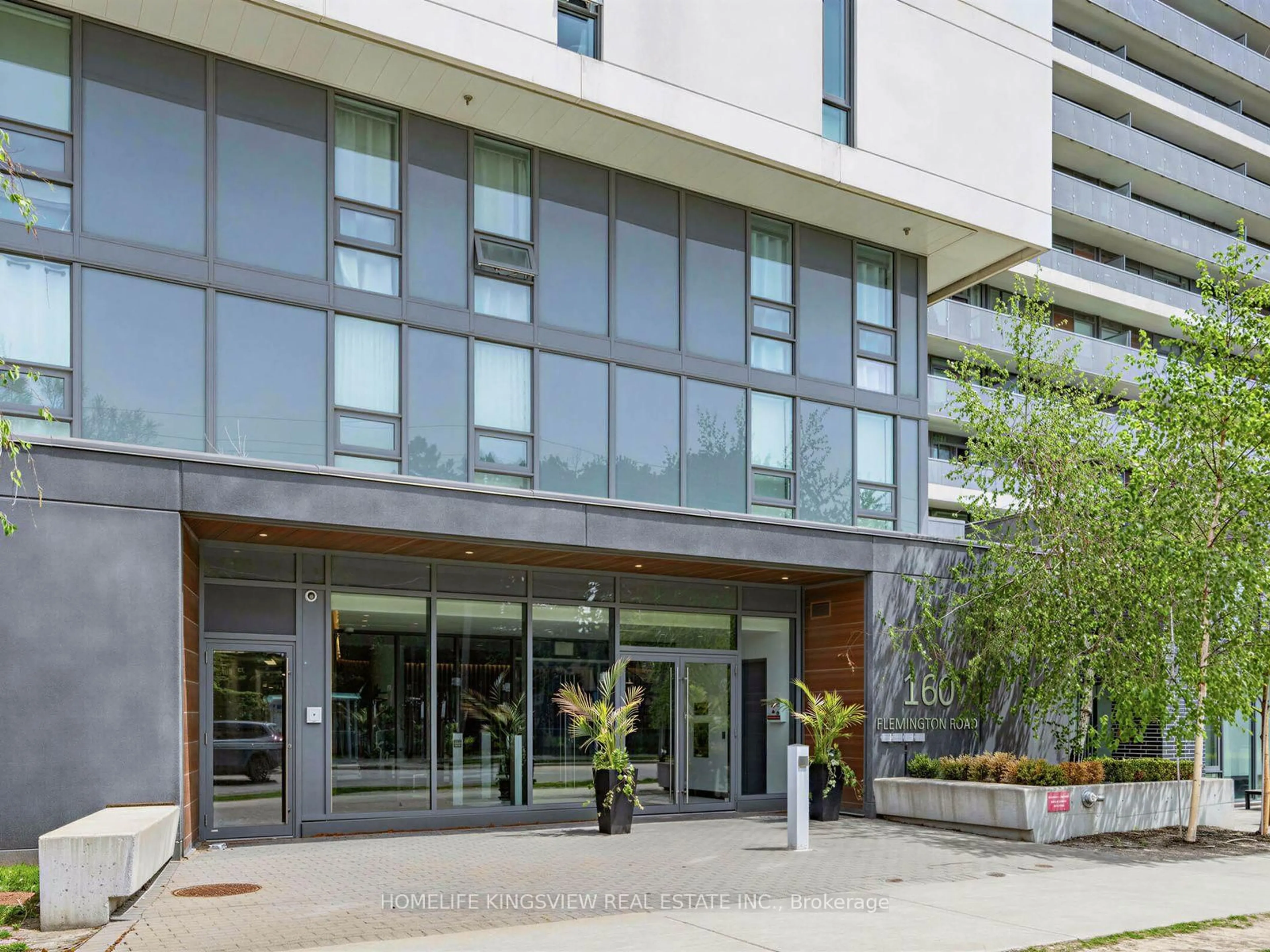 Indoor foyer for 160 Flemington Rd #311, Toronto Ontario M6A 0A9