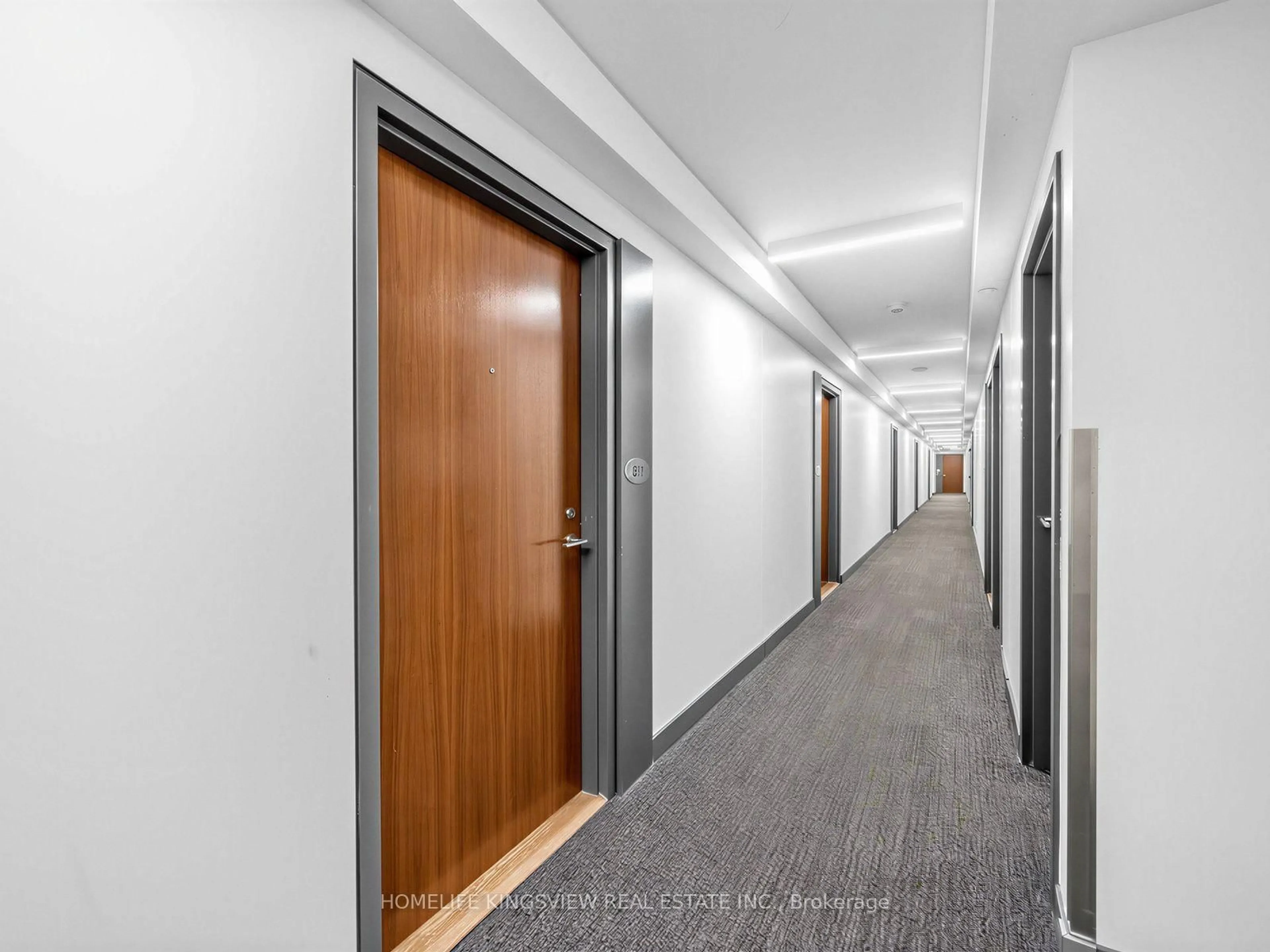 Indoor foyer for 160 Flemington Rd #311, Toronto Ontario M6A 0A9