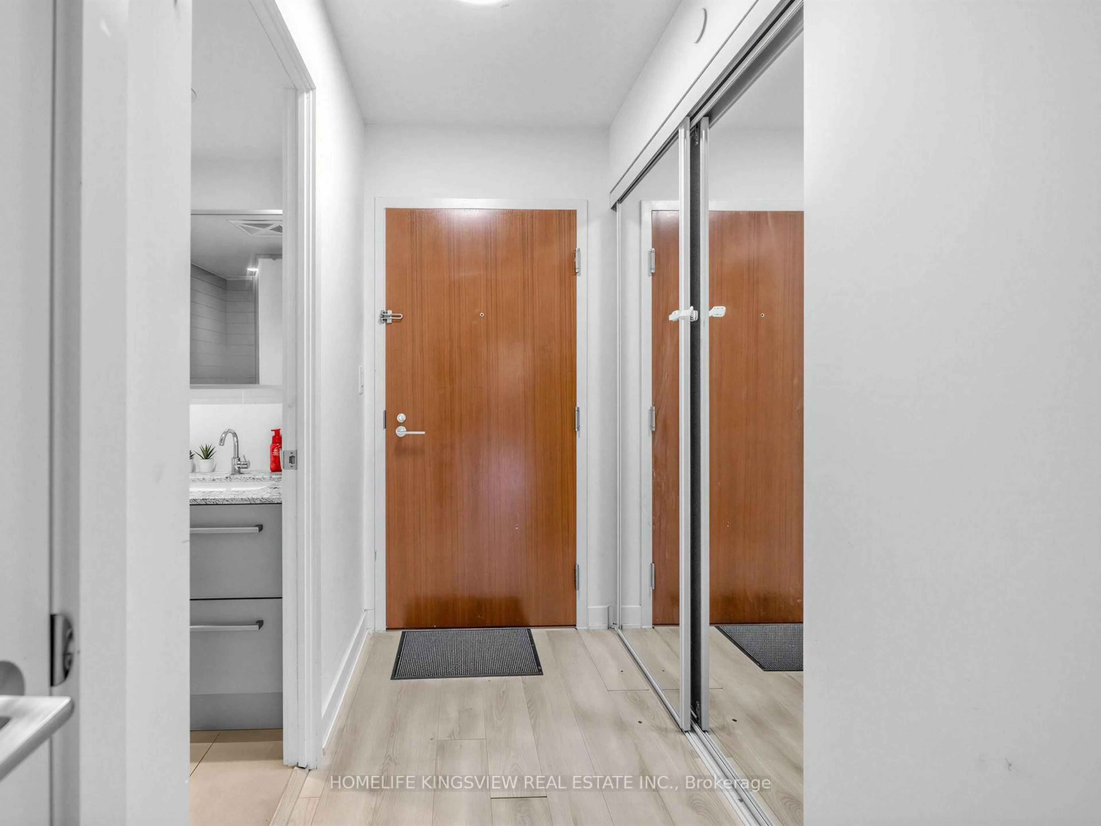 Indoor entryway for 160 Flemington Rd #311, Toronto Ontario M6A 0A9