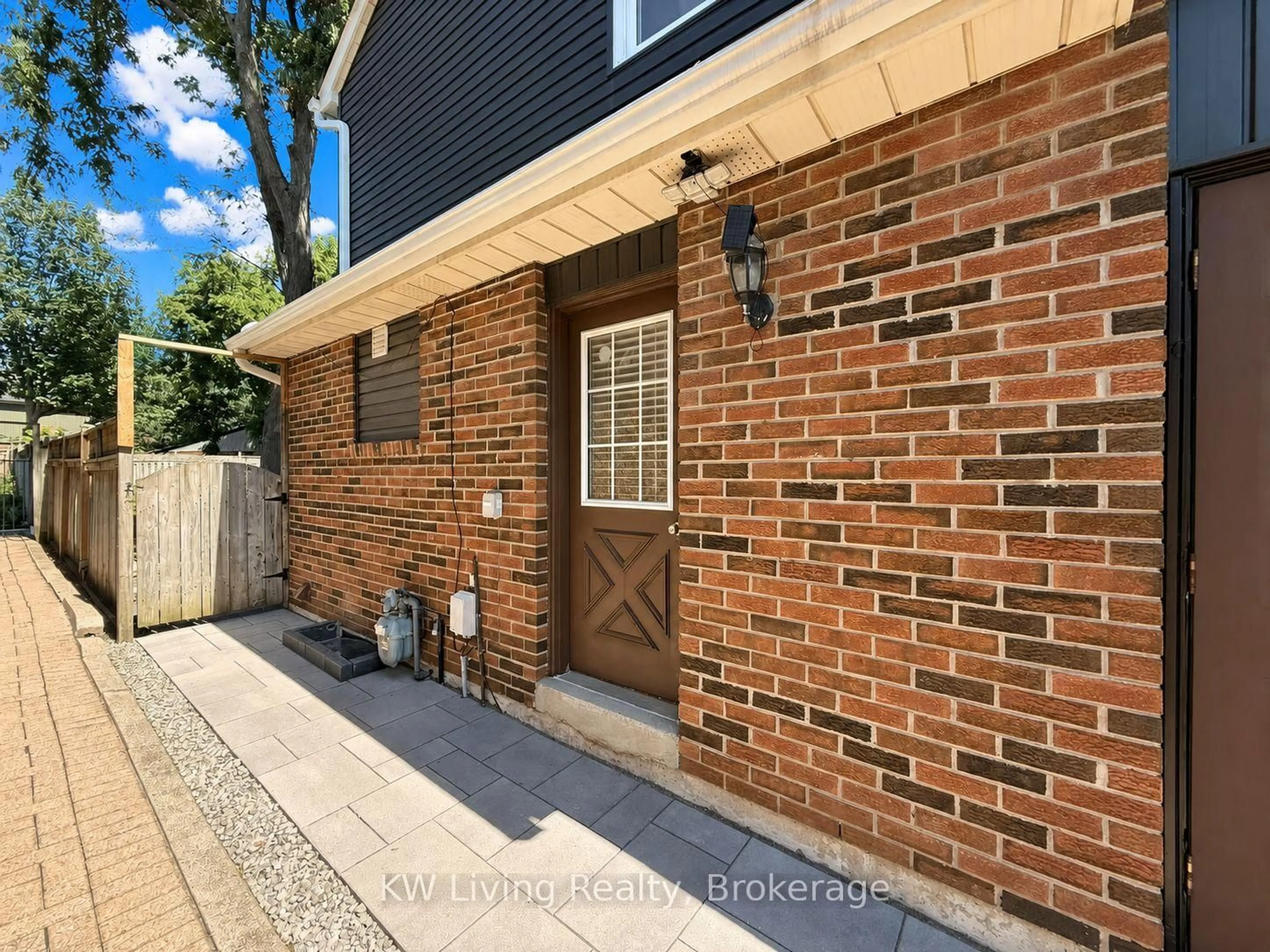 Home with brick exterior material, street for 2969 Dancer Crt, Mississauga Ontario L5L 1Y5