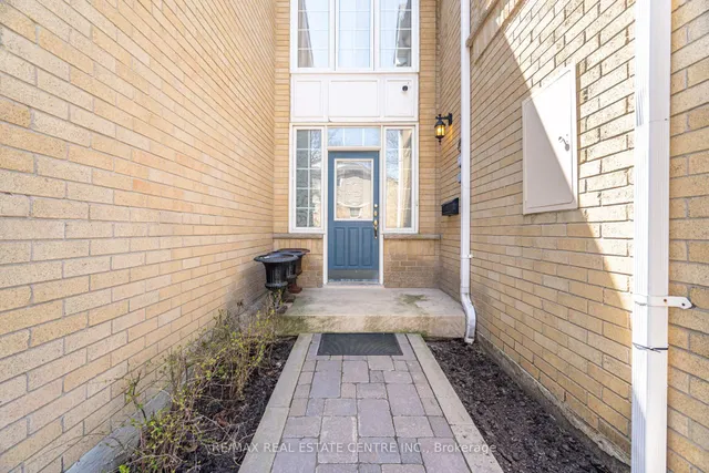 3 Hartnell Sq #2, Brampton 4