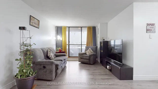 15 Kensington Rd #1112, Brampton 4