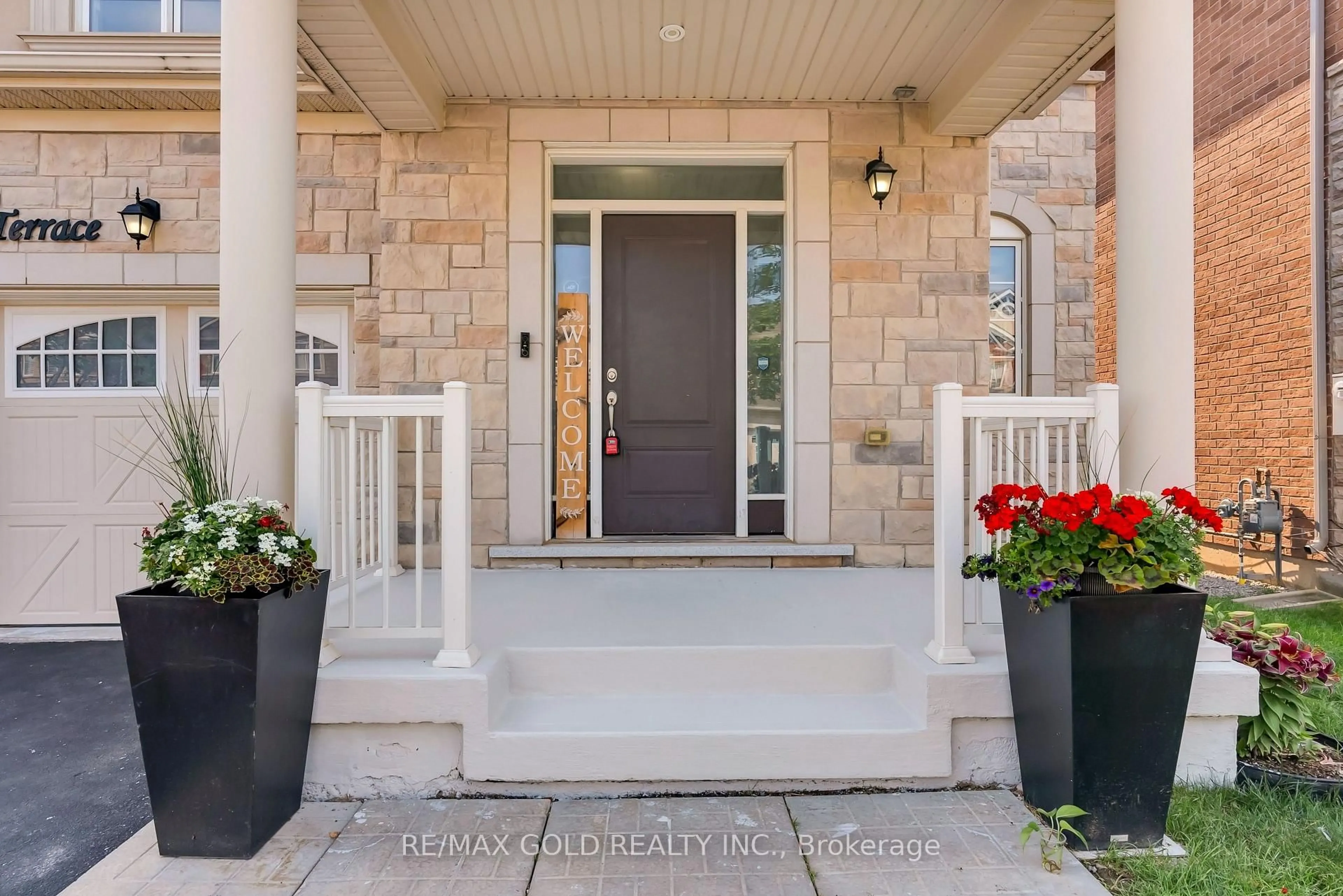 Indoor entryway for 1431 Whitney Terr, Milton Ontario L9E 0B7