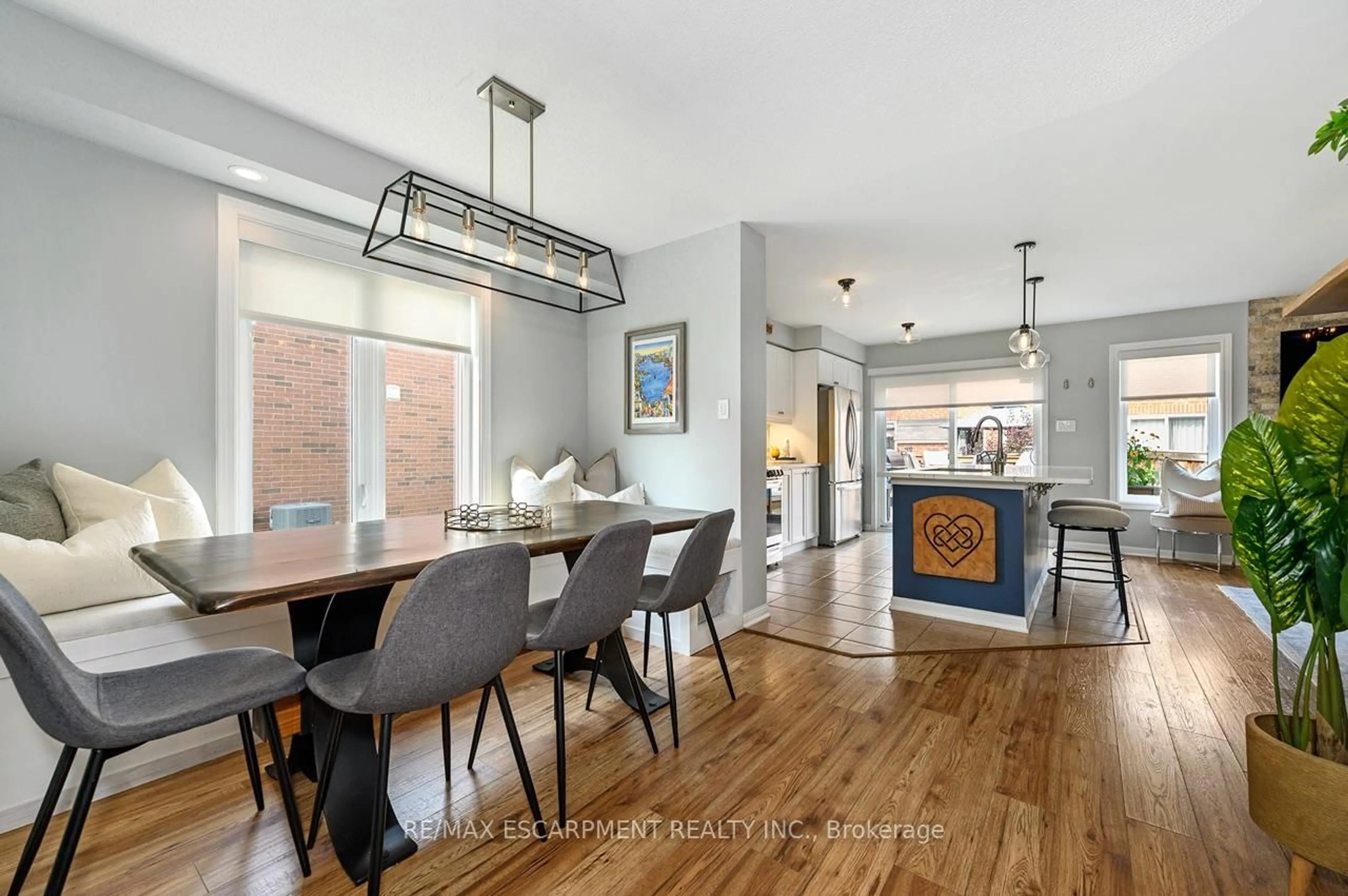 Open concept kitchen, unknown for 625 Gervais Terr, Milton Ontario L9T 7R7
