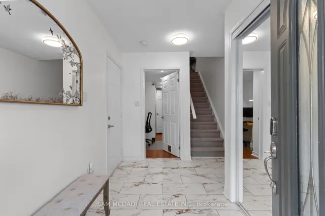 886 Fowles Crt, Milton 3
