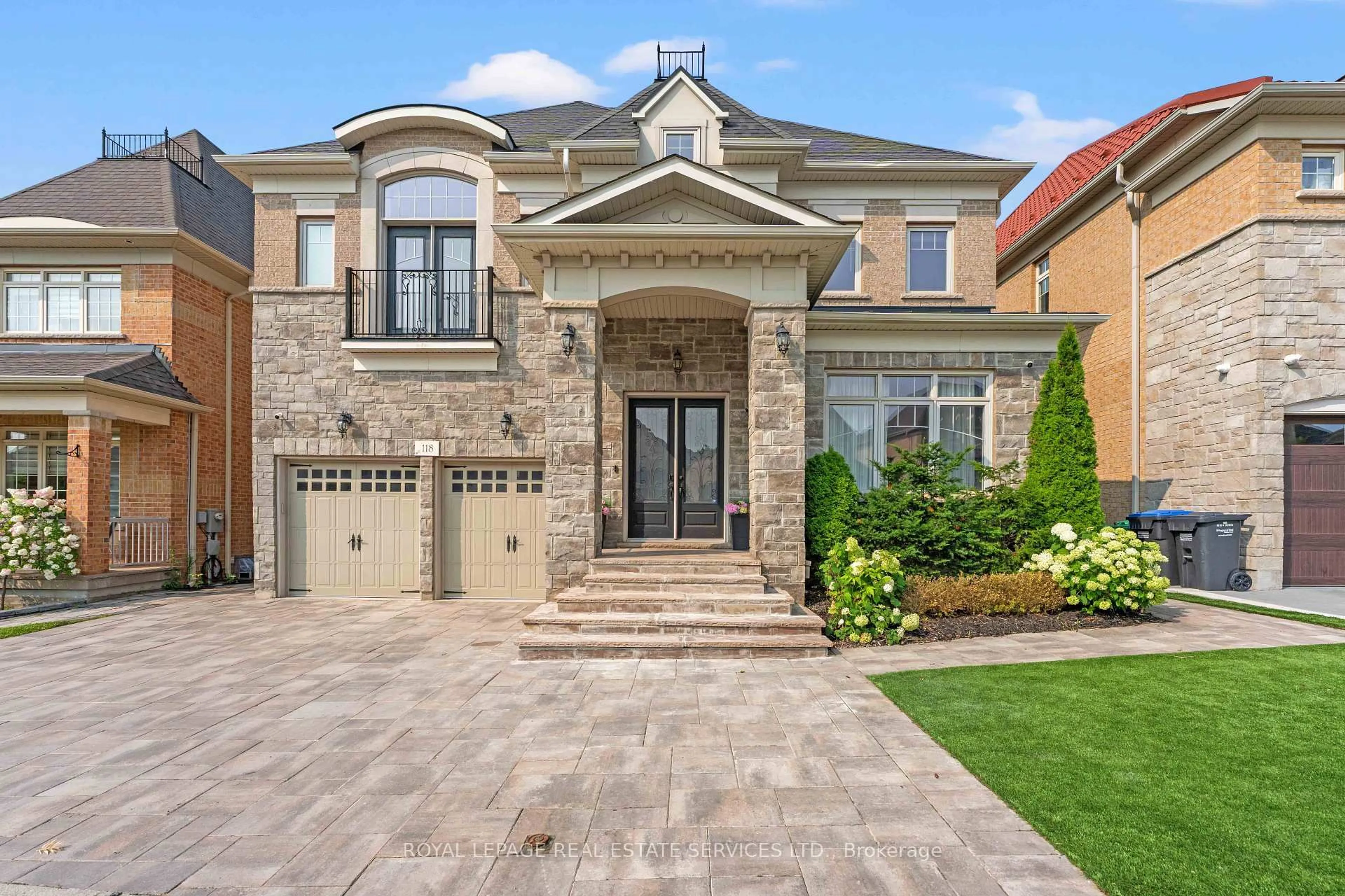 Home with brick exterior material, street for 118 Coastline Dr, Brampton Ontario L6Y 0S4