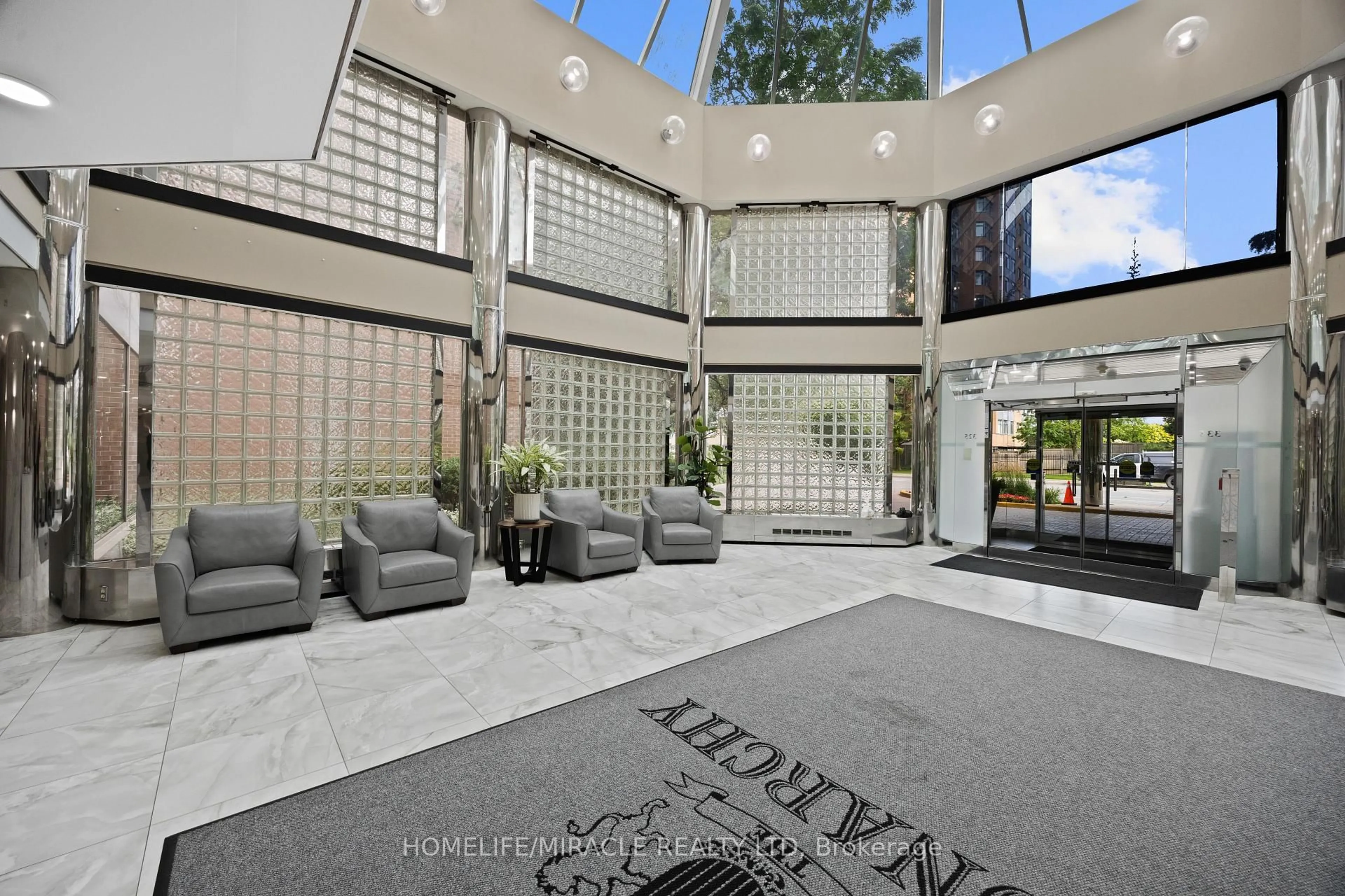 Unknown for 325 Webb Dr #406, Mississauga Ontario L5B 3Z9