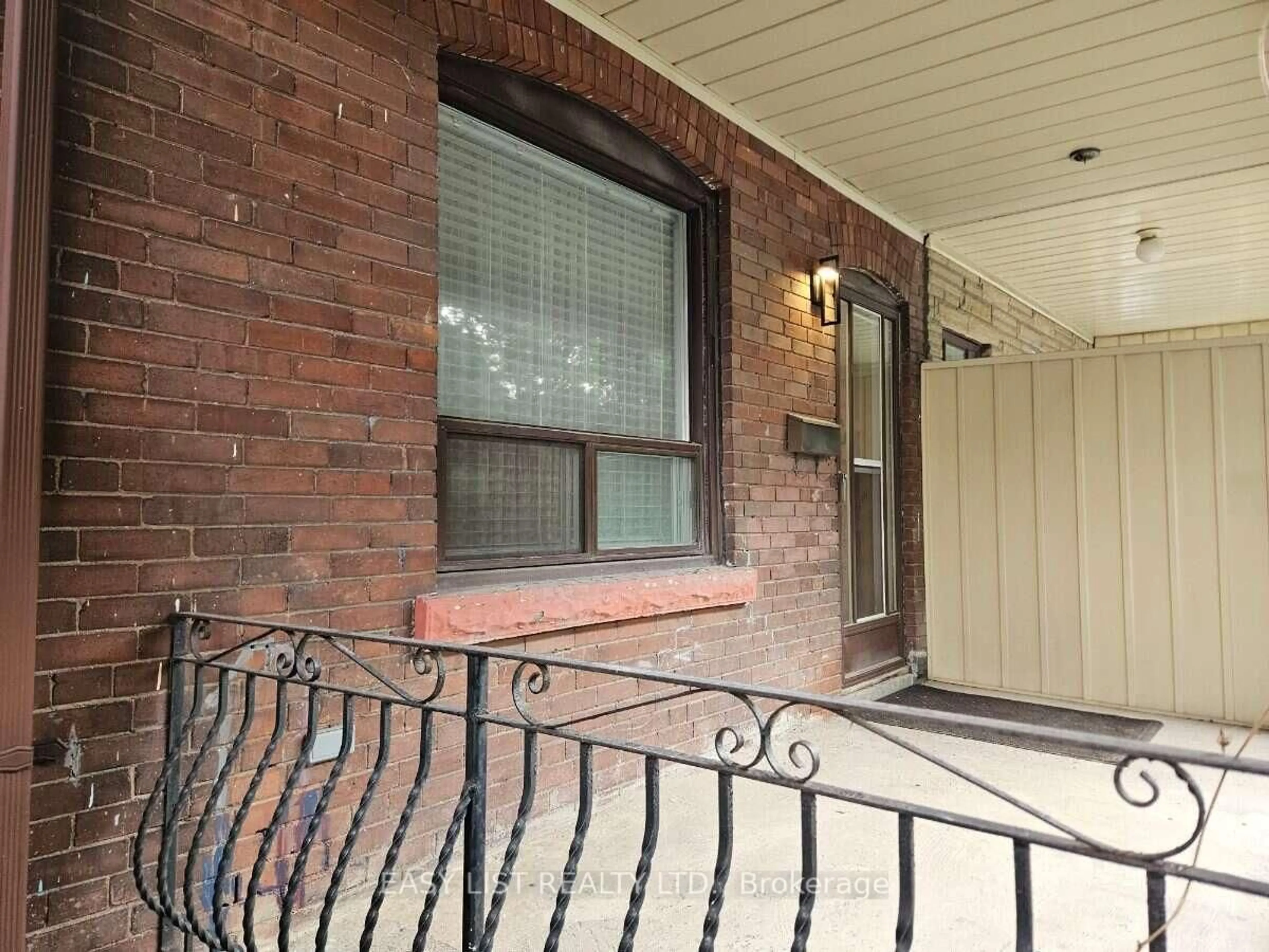 Unknown for 449 Pacific Ave, Toronto Ontario M6P 2R3
