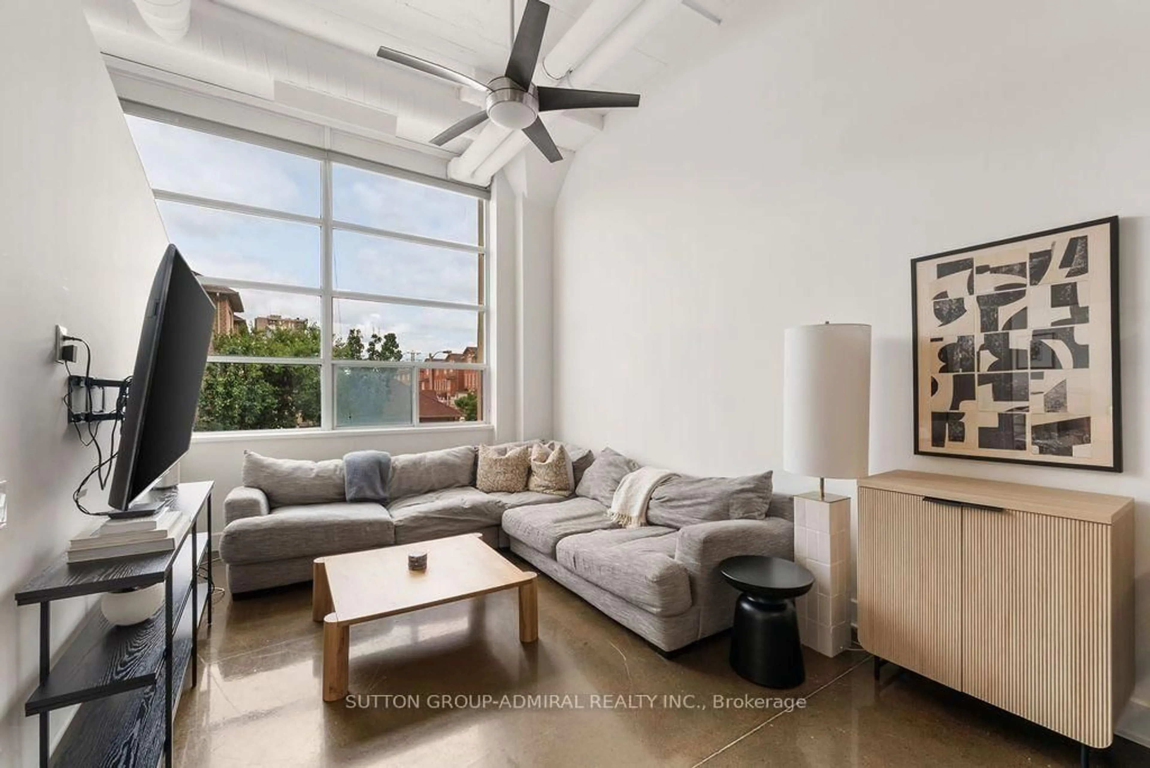 Living room with furniture, unknown for 1001 Roselawn Ave #124, Toronto Ontario M6B 4M4