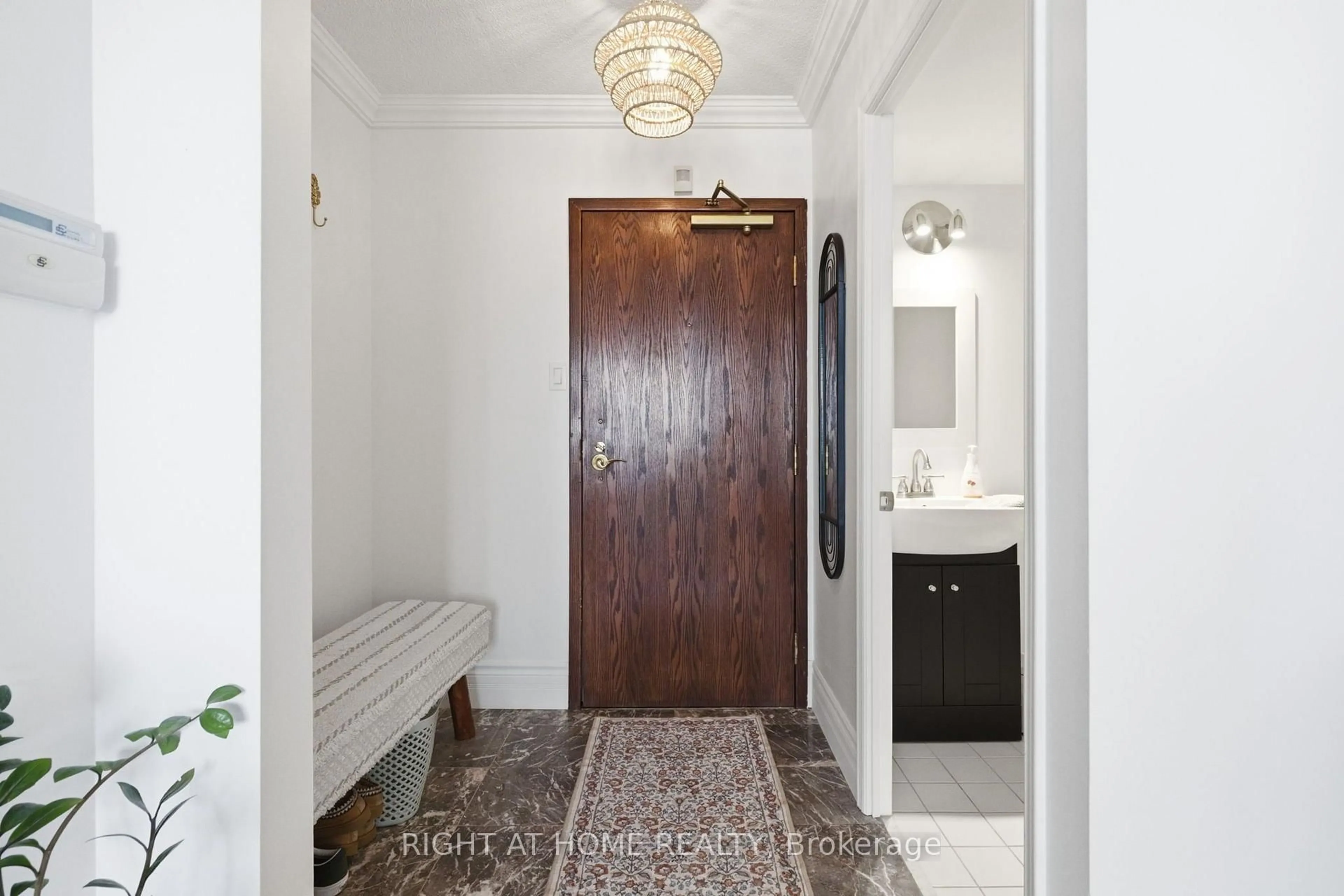 Indoor entryway for 2285 Lake Shore Blvd #312, Toronto Ontario M8V 3X9