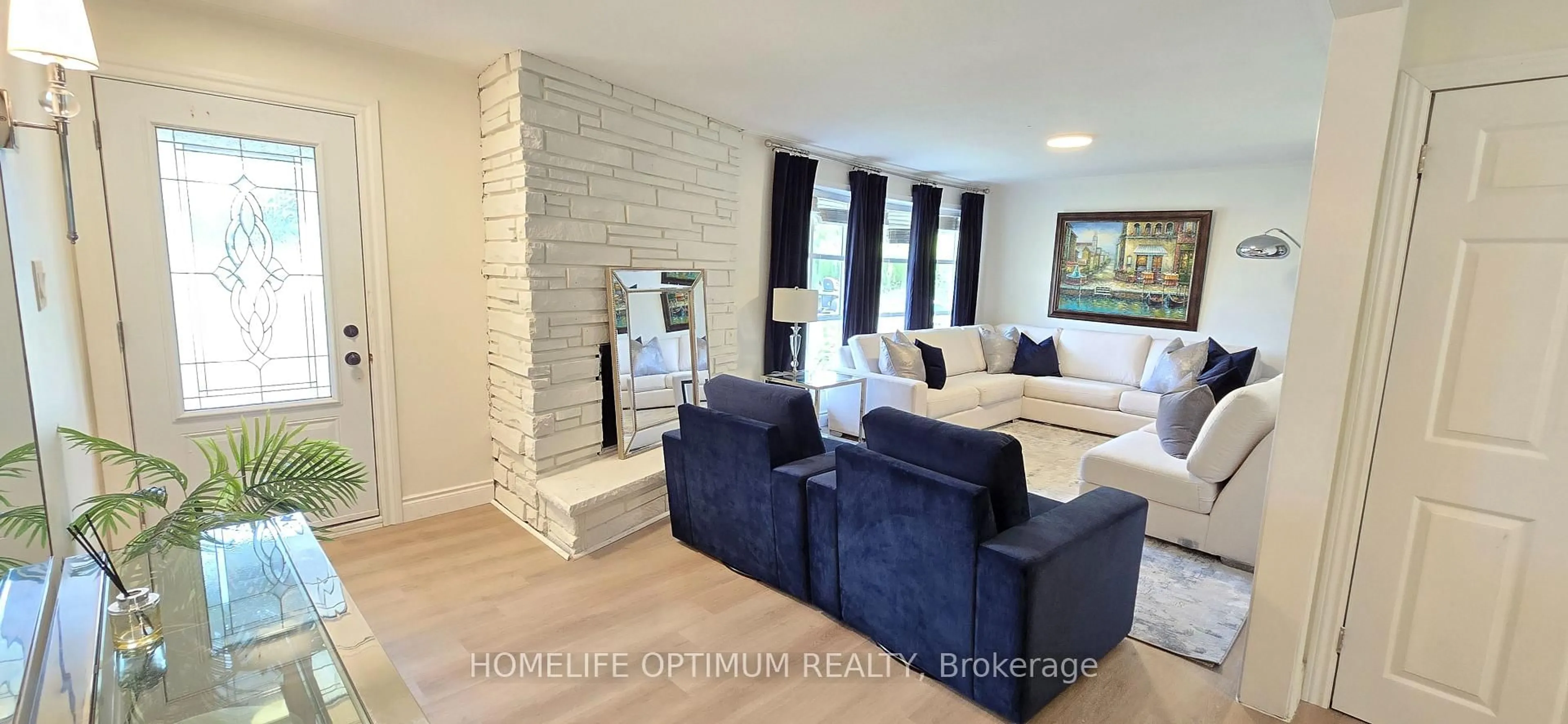 Living room with furniture, unknown for 400 Maple Ave, Halton Hills Ontario L7G 1X1