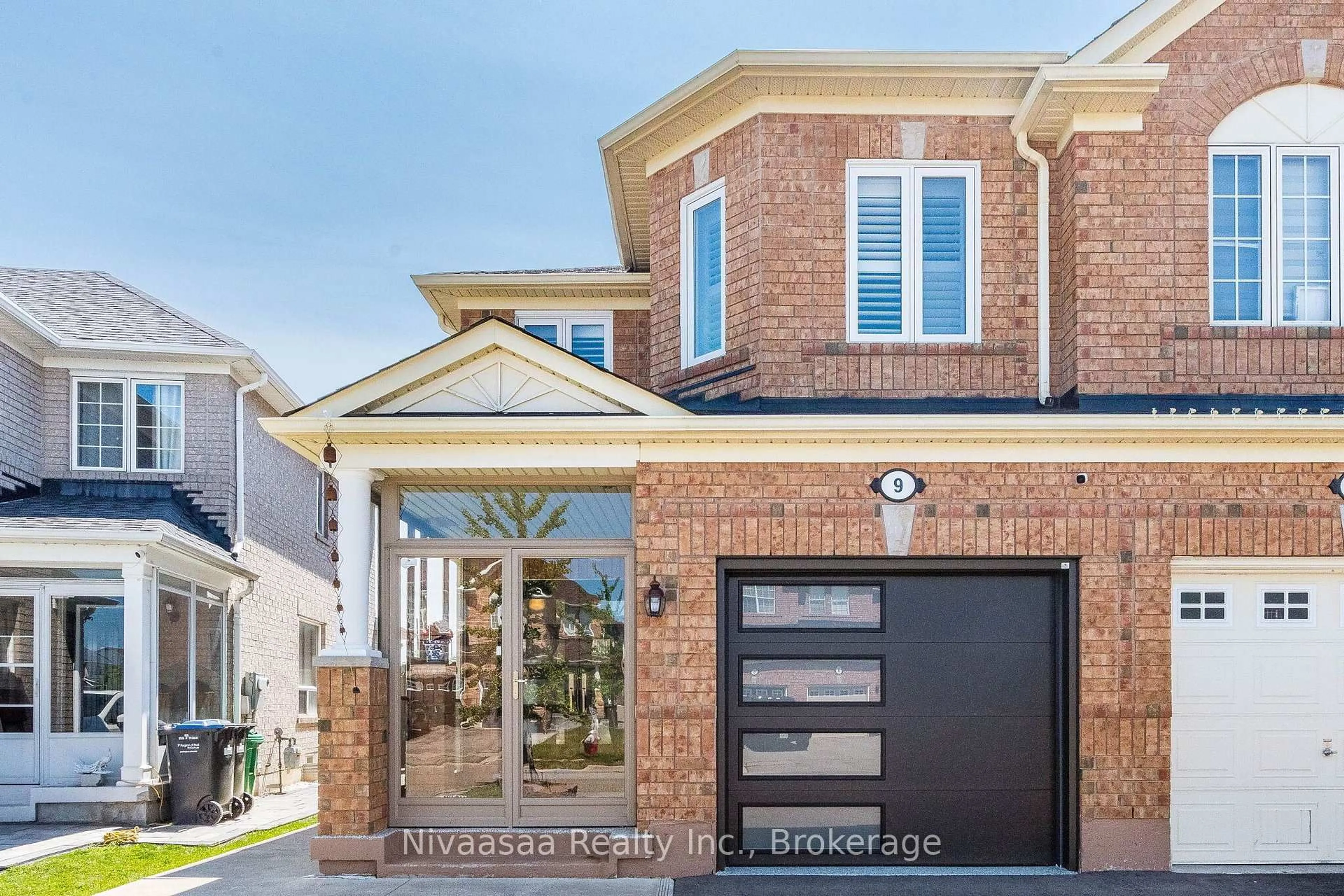 Home with brick exterior material, street for 9 Parisian Rd, Brampton Ontario L6P 2T1