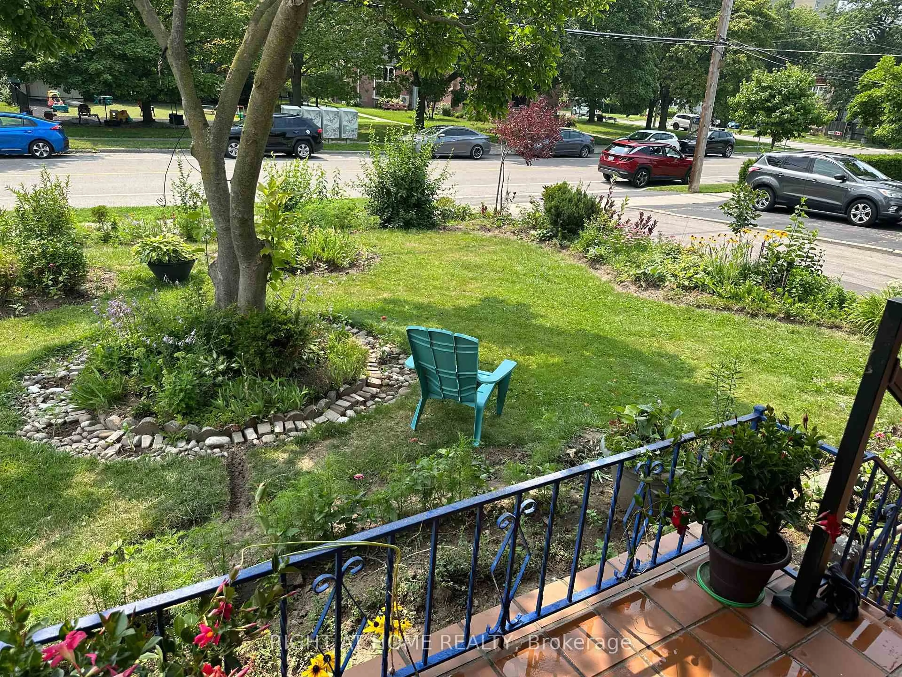 Patio, unknown for 309 Queen Mary Dr, Oakville Ontario L6K 3L5