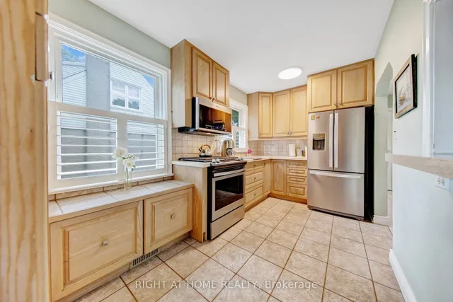 74 MCCAUL St, Brampton 5