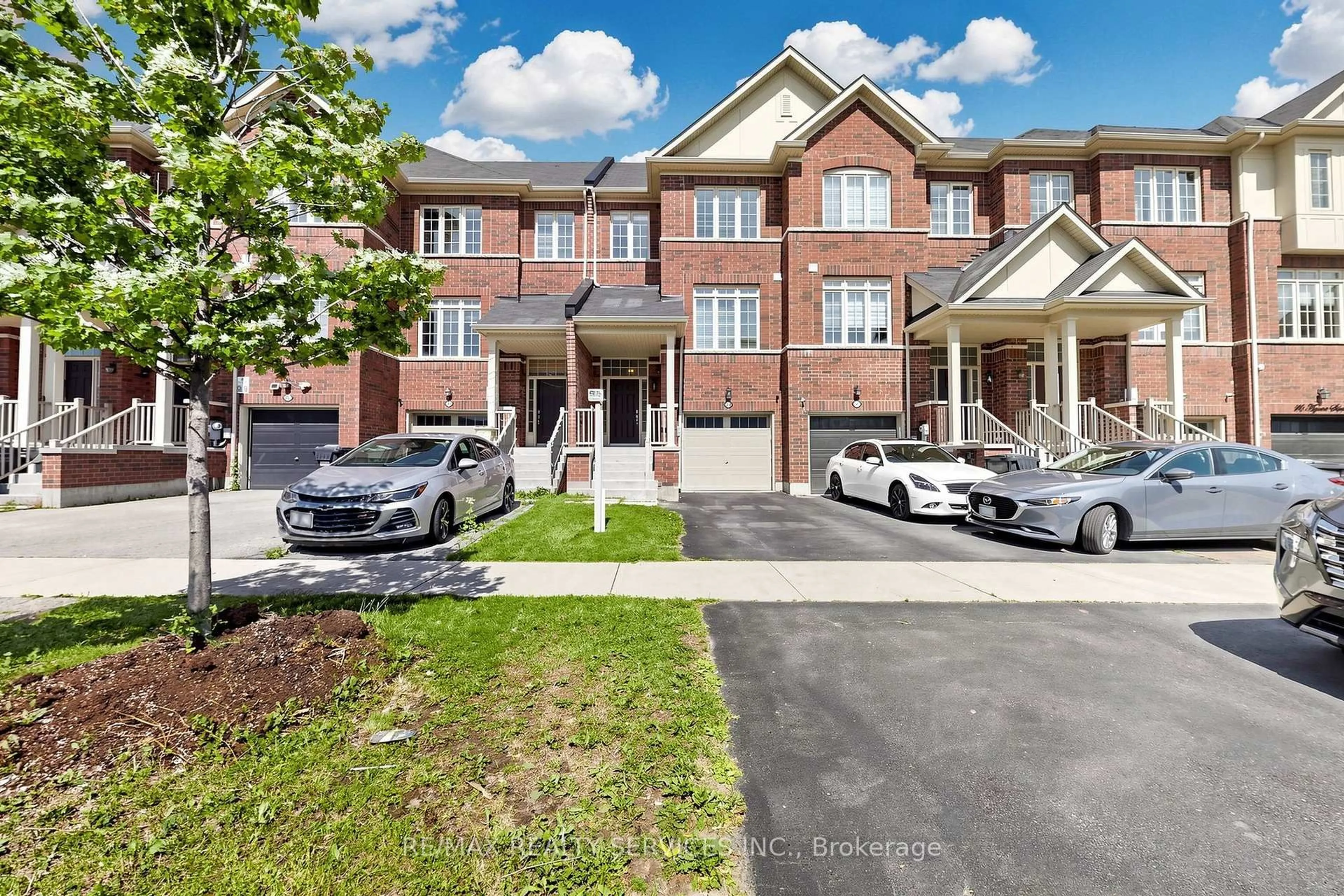A pic from outside/outdoor area/front of a property/back of a property/a pic from drone, street for 32 Agava St, Brampton Ontario L7A 4S5