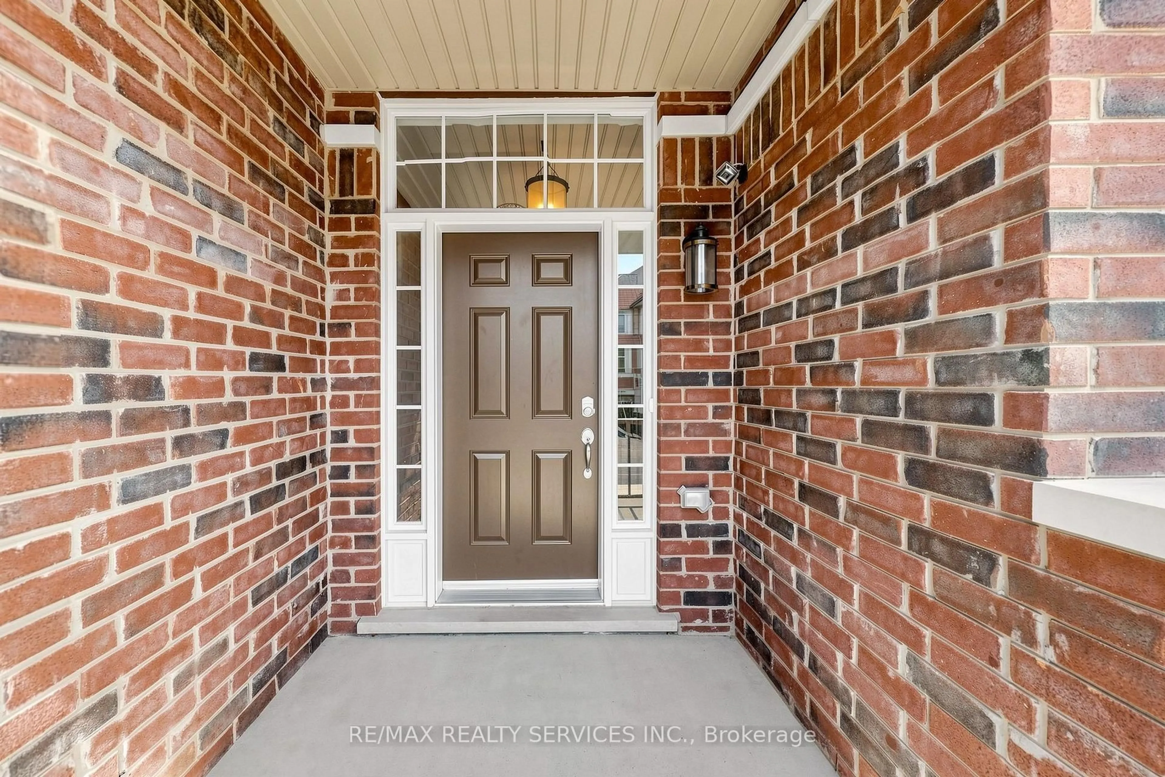 Home with brick exterior material, street for 32 Agava St, Brampton Ontario L7A 4S5
