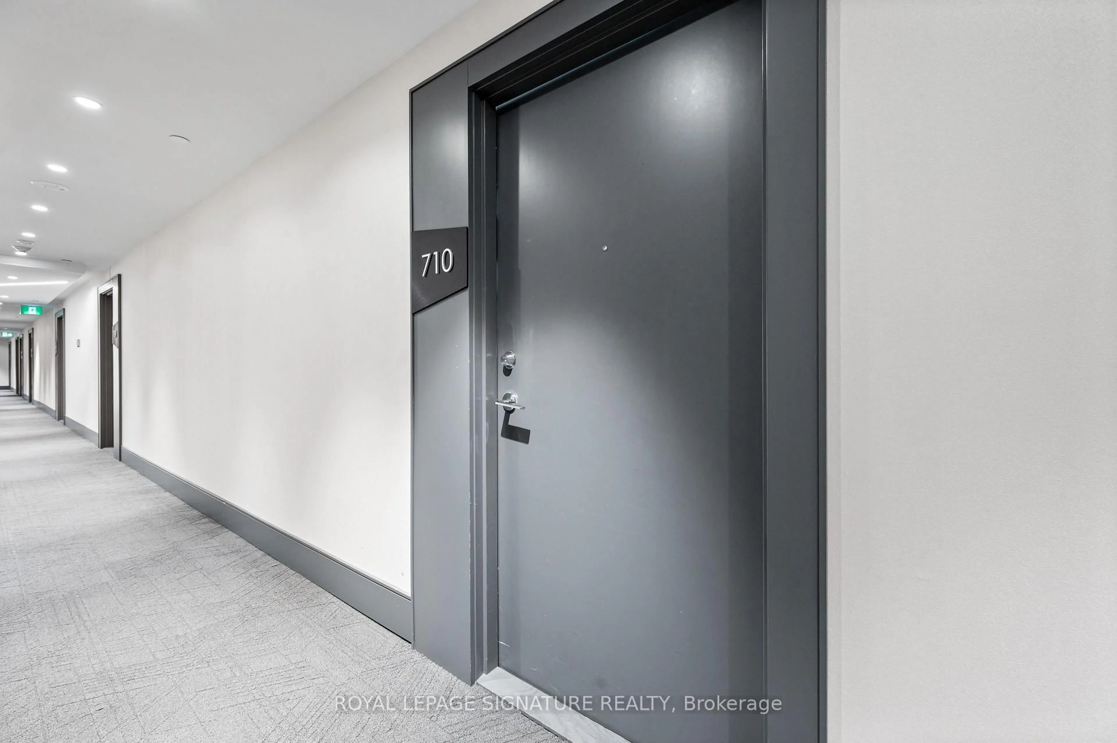 Indoor foyer for 10 De Boers Dr #710, Toronto Ontario M3J 0L6